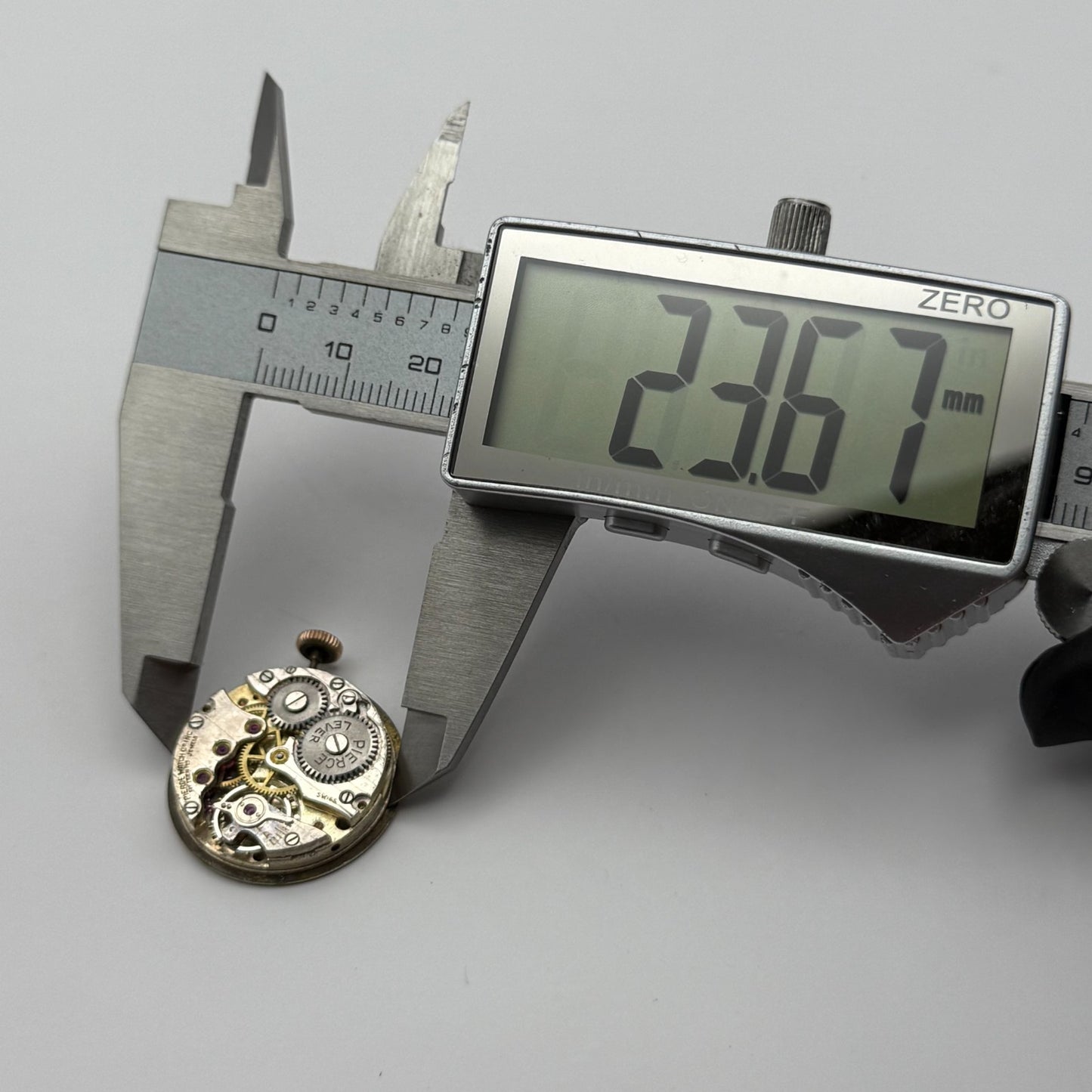 Majex Pierce 103 Watch Movement Running Manual Wind Vintage Parts Repair 23.6mm