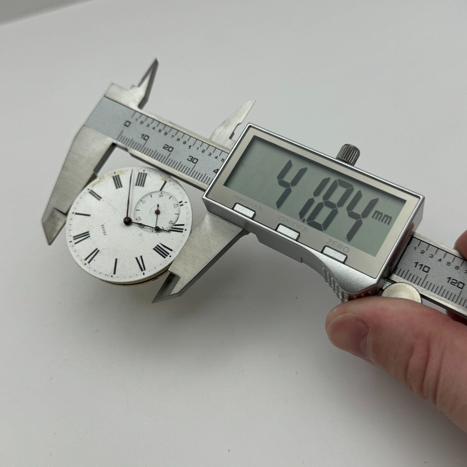 41.8mm Antique Unidentified Key Wound Pocket Watch Movement Dial Hands PARTS