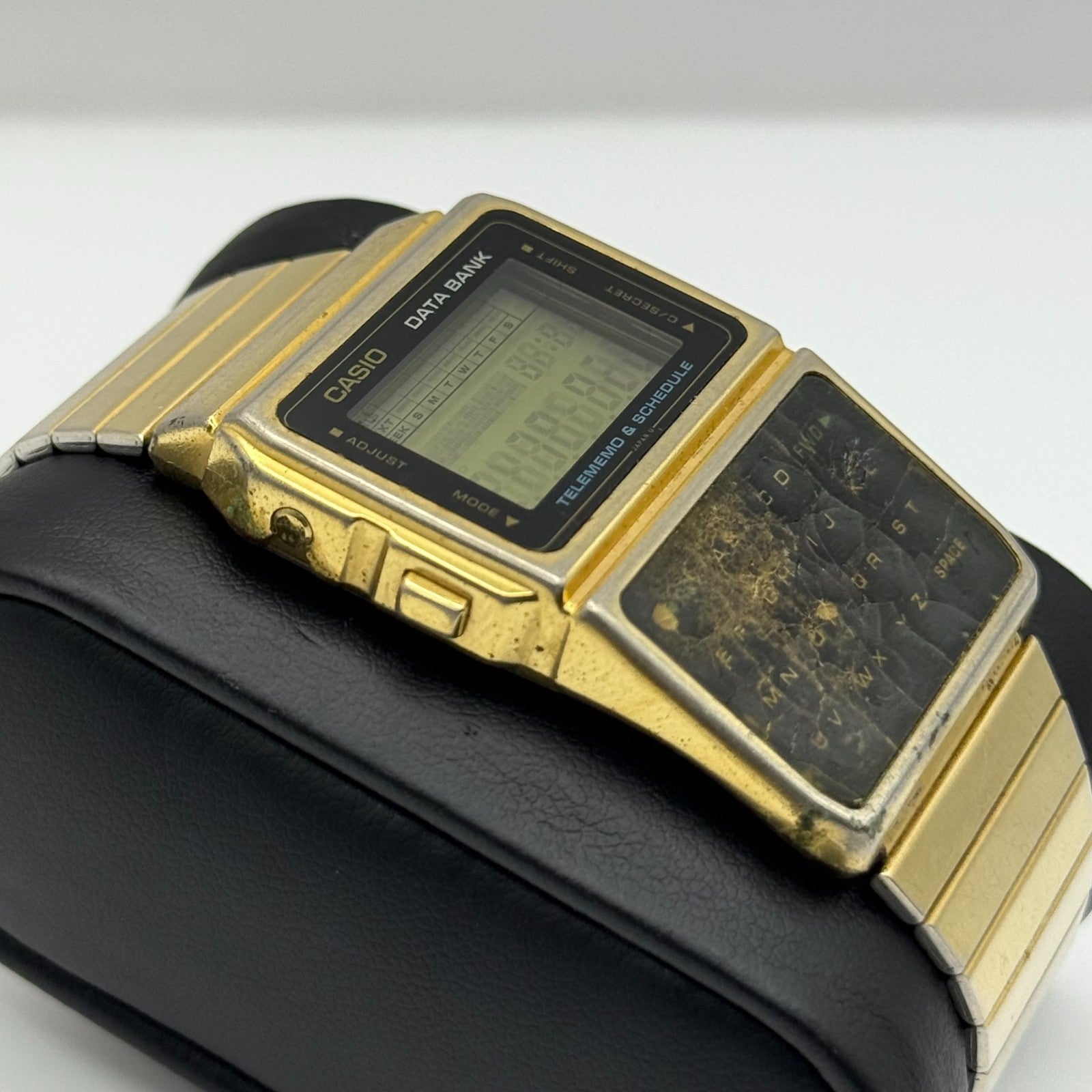 Casio Quartz Watch DBC-610 Data Bank Telememo Vintage 33mm Working Digital