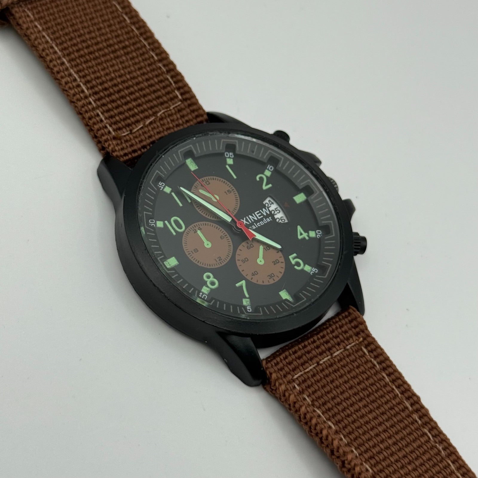 Xinew Men’s Quartz Chronograph Watch Calendar Dial Brown Strap Working 43mm