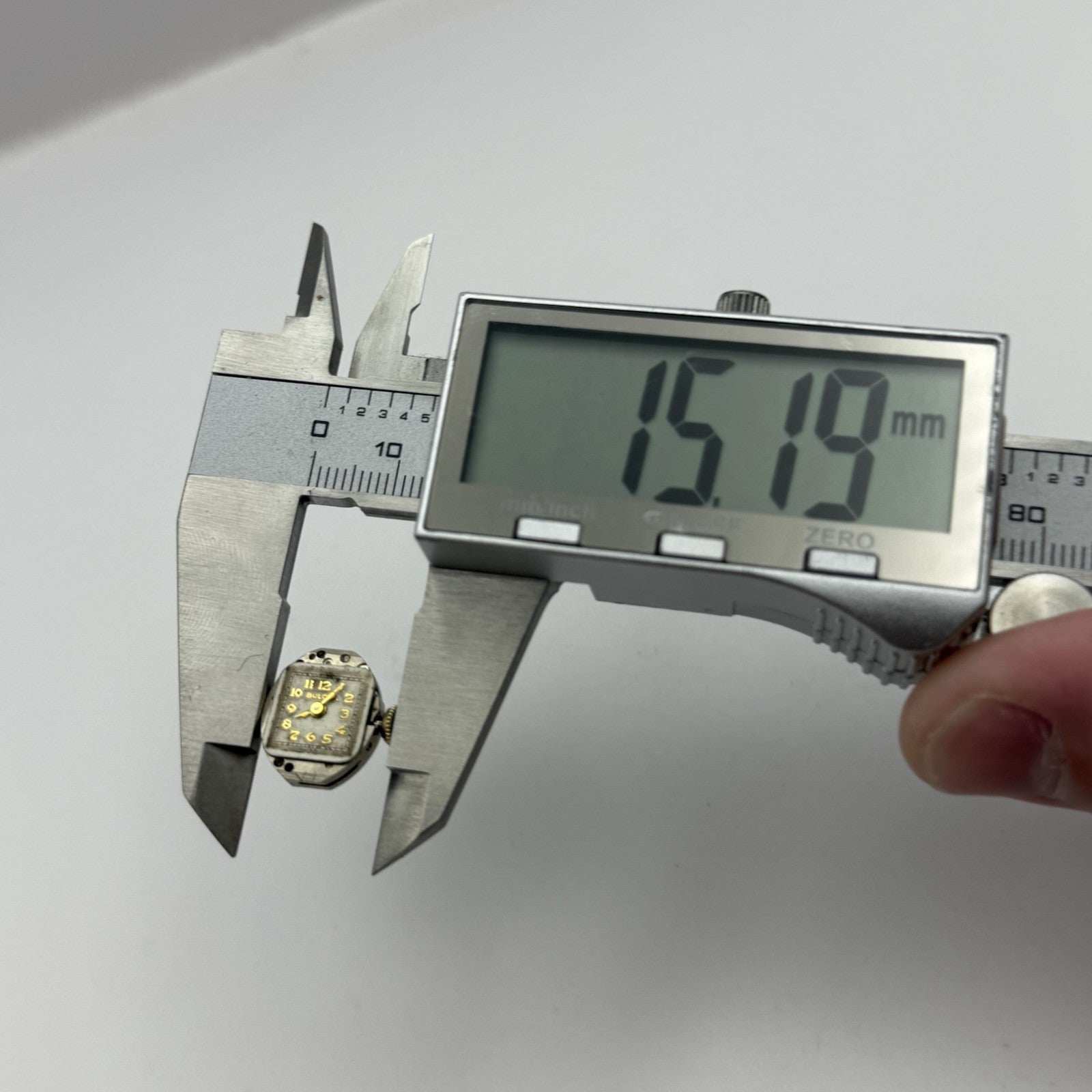 Bulova 5AC Ladies Manual Wind Watch Movement Vintage Swiss PARTS REPAIR 13.1mm