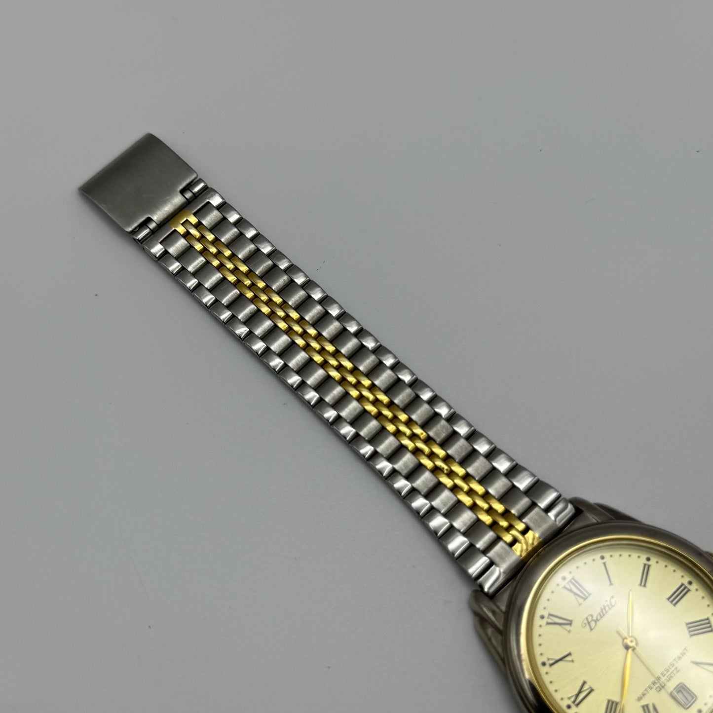 Battic Maruman Unisex Quartz Watch Two Tone Date Dial Gold Silver Working 33mm