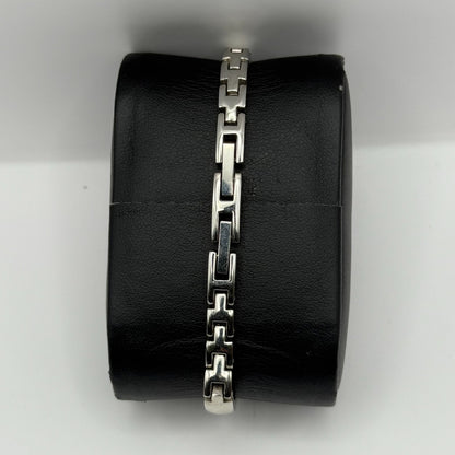 Avon Ladies Quartz Watch Square White Dial Silver Tone Bracelet Working 21mm