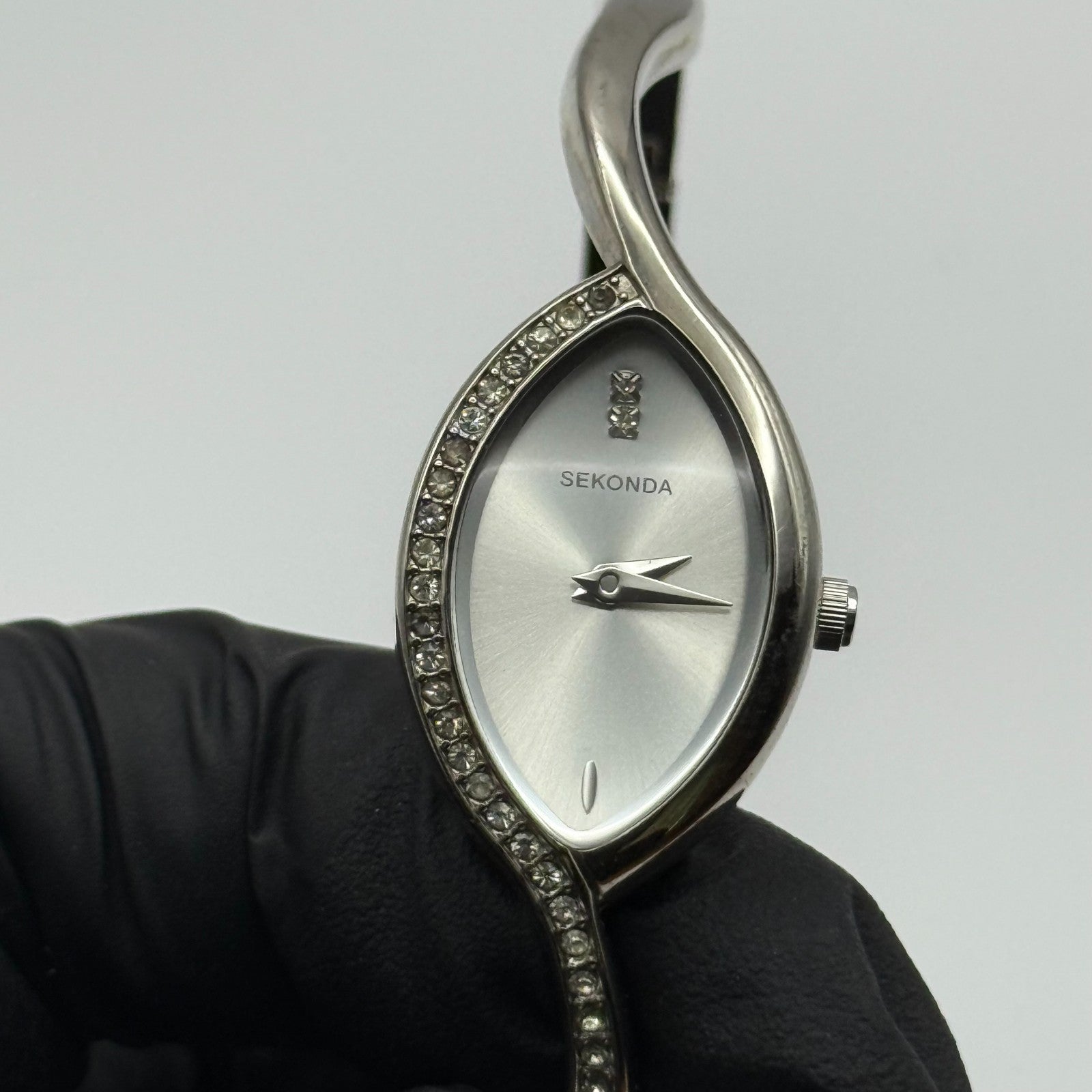 Sekonda Ladies Quartz Watch Crystal Accents Silver Tone Bracelet Working 17mm