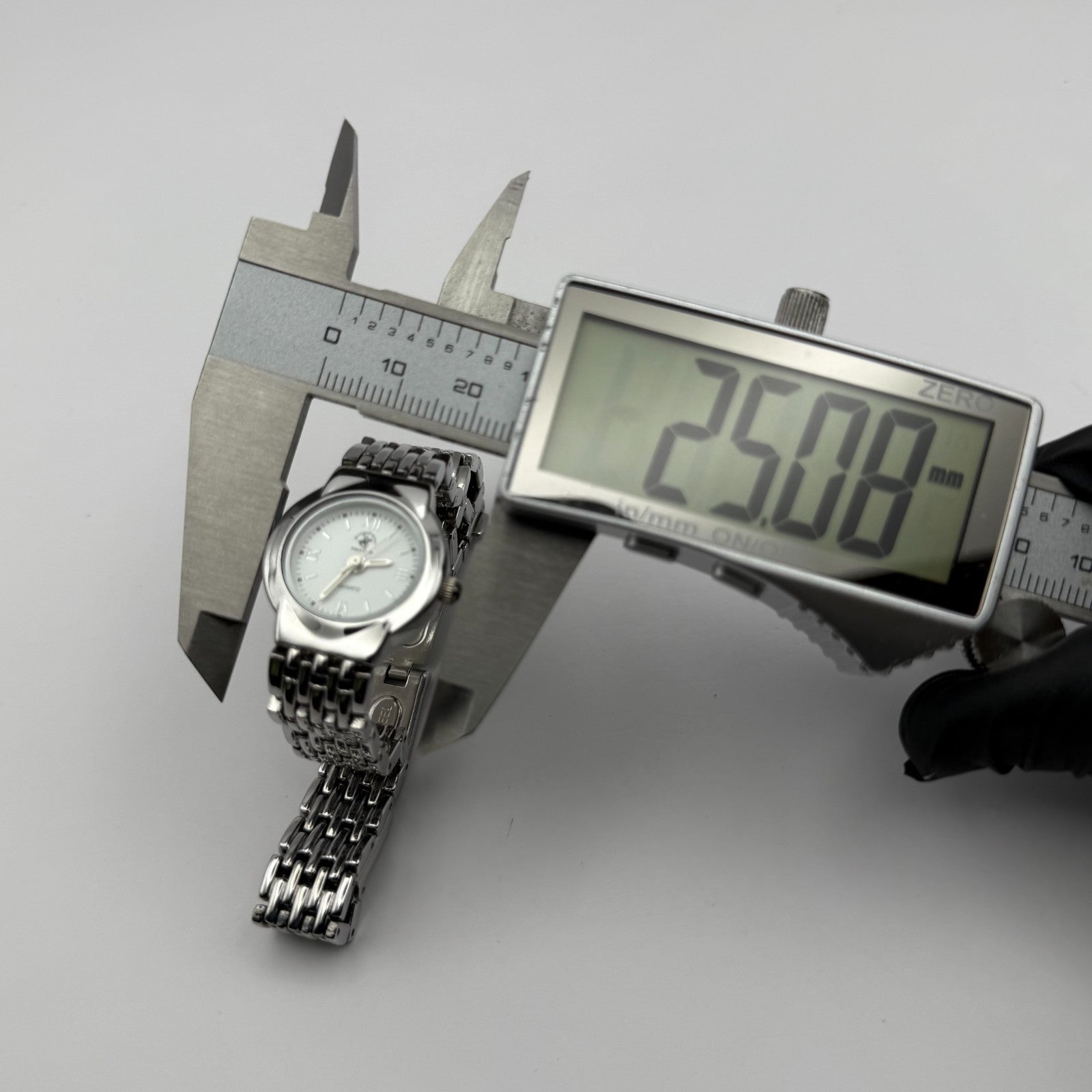 Beverly Hills Polo Club Ladies Quartz Watch Silver Tone Bracelet Working 23mm