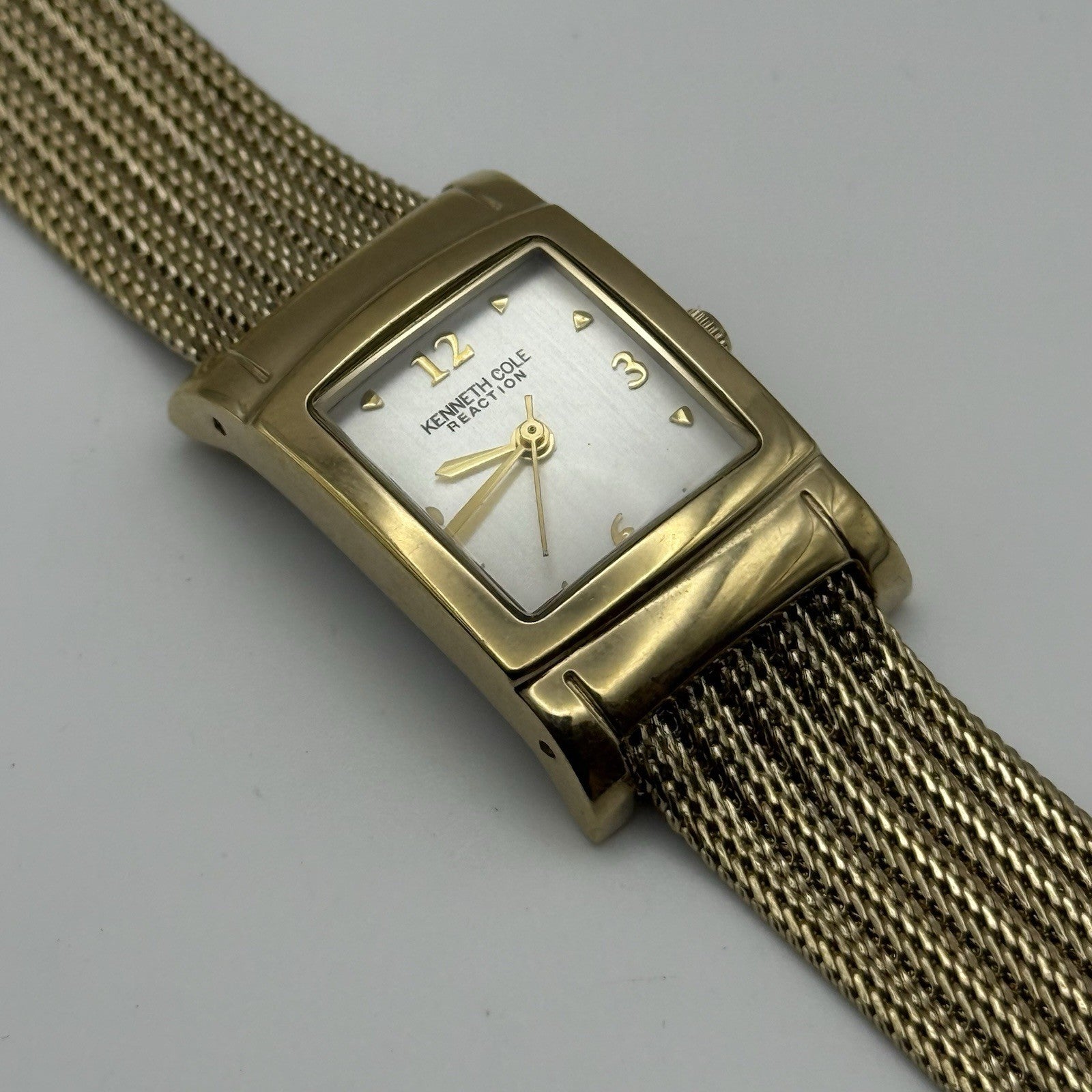 21mm Working Ladies Kenneth Cole Reaction Gold Plated Quartz Watch 6.5 Inches