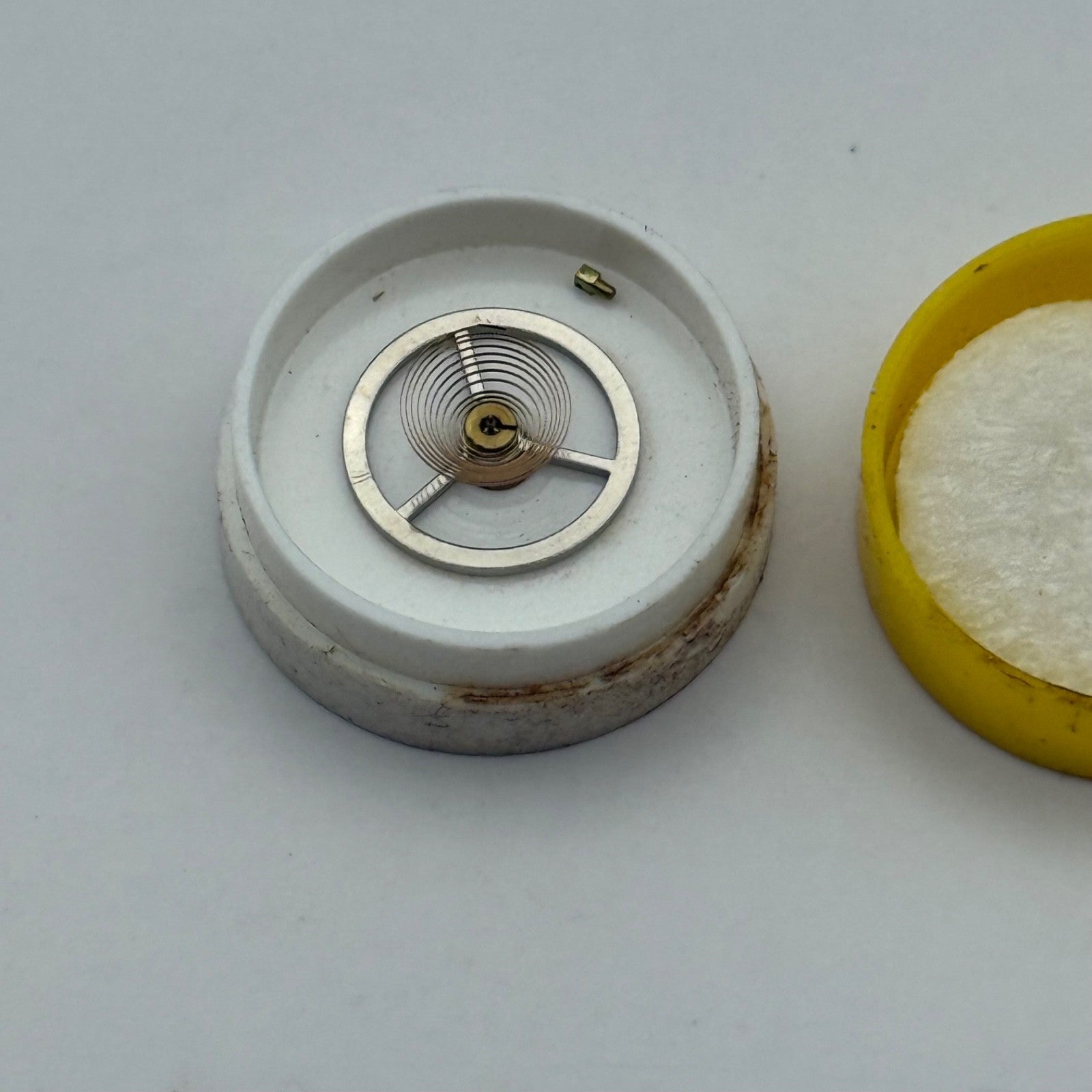 BFG 856 Balance Complete DGT Renata 64 Watch Movement Parts Vintage DAMAGED