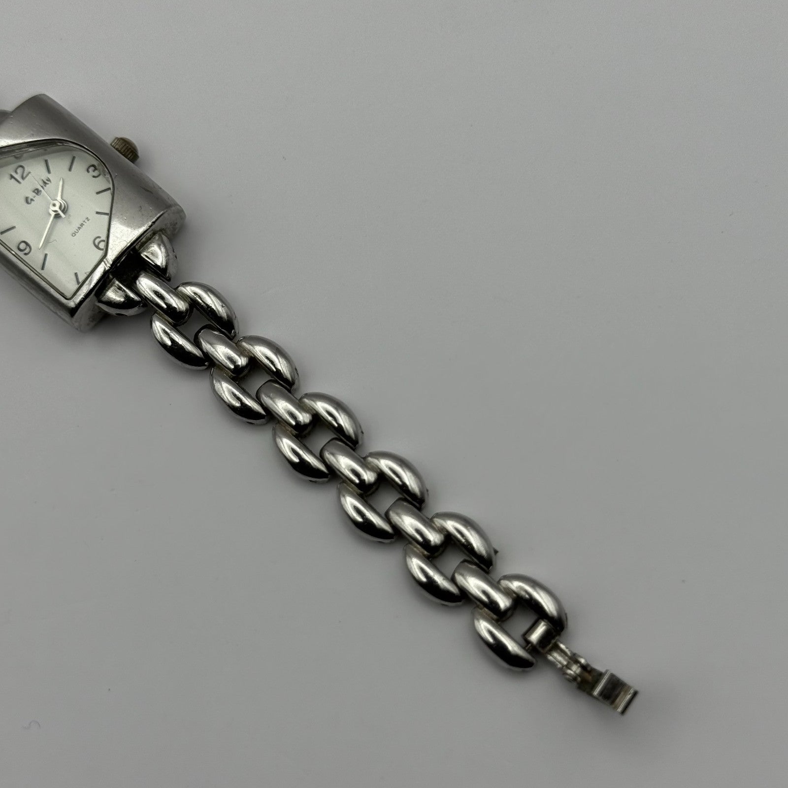 G-Body Time Ladies Quartz Watch White Dial Silver Tone Bracelet Working 19mm