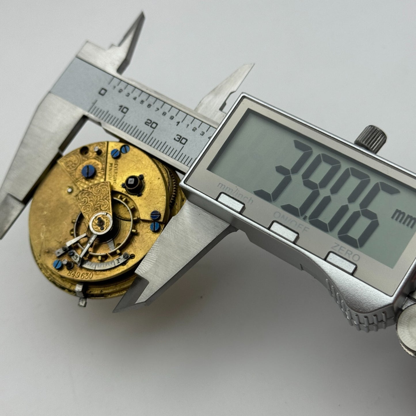 44.6mm Antique Reversing Pinion Key Wound English Pocket Watch Movement PARTS