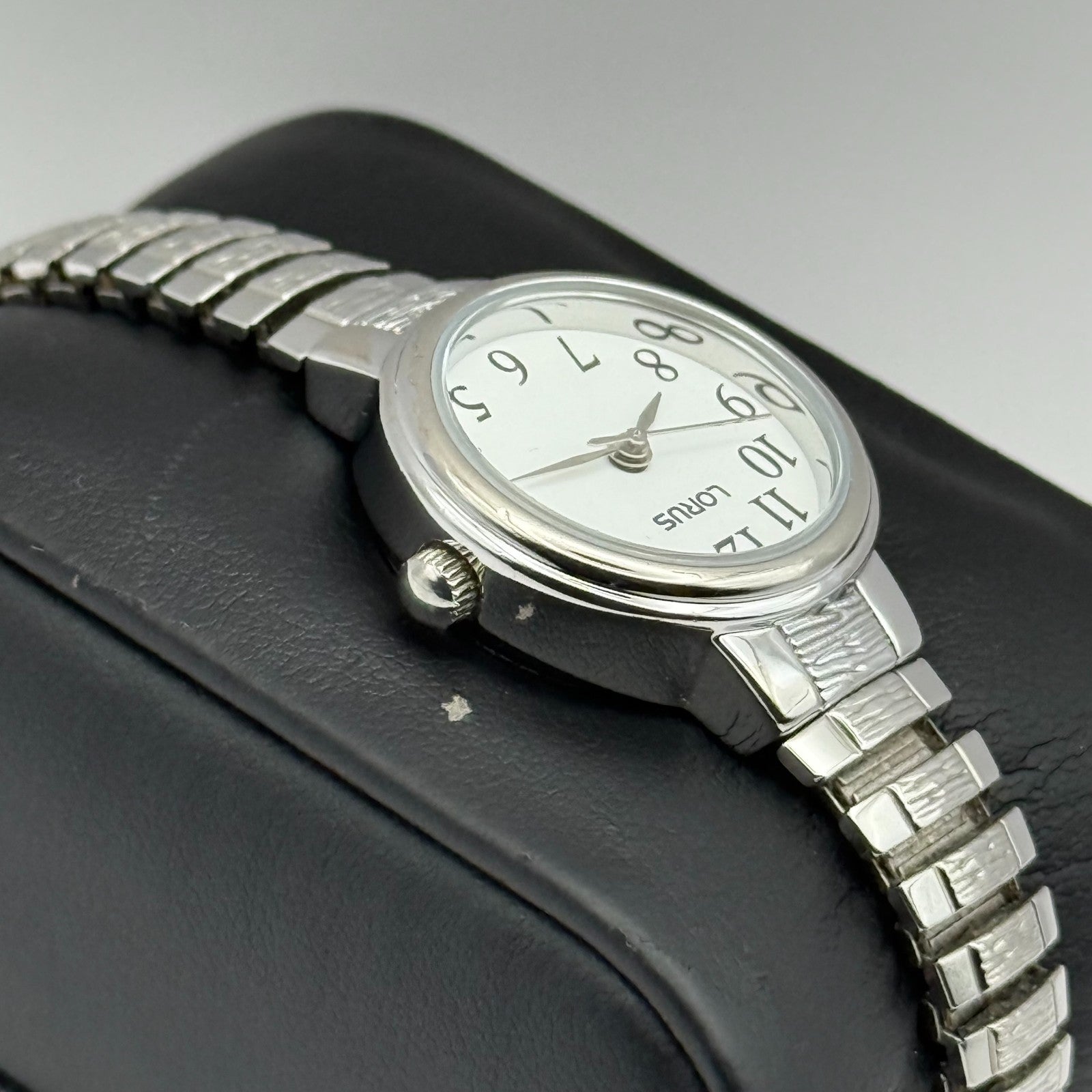 Lorus Ladies Quartz Watch White Dial Silver Tone Stretch Band Japan Working 23mm