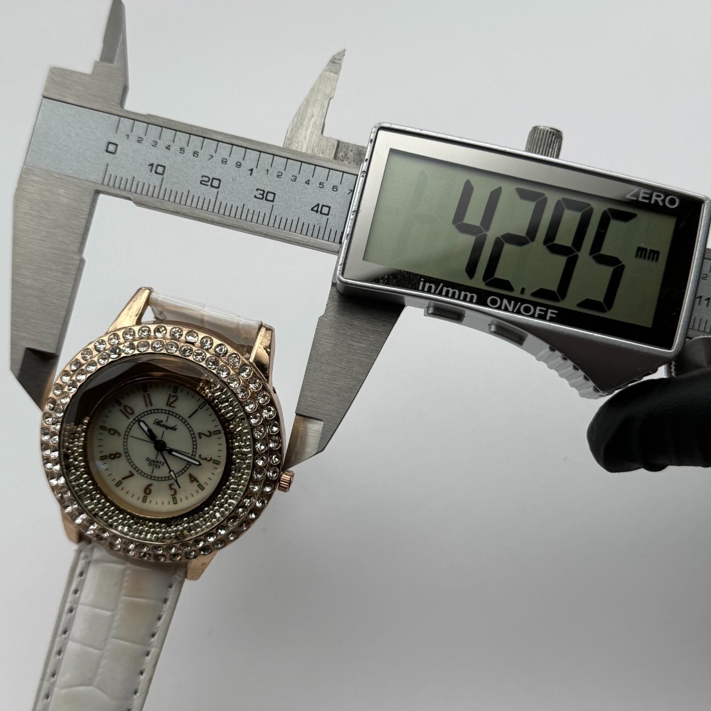 Gerryda Ladies Quartz Watch Rose Gold Crystal Accents White Strap Working 43mm