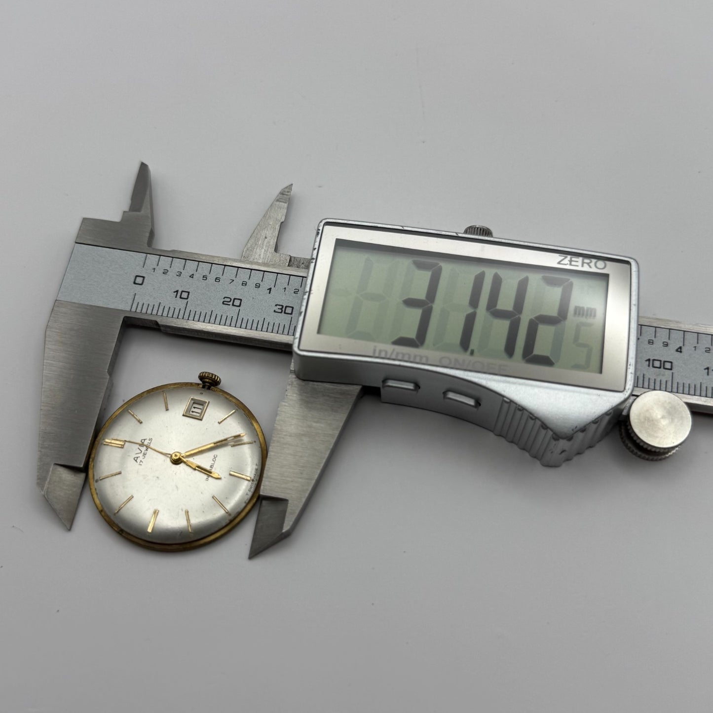 ETA 2408 Watch Movement Avia Manual Wind Vintage Swiss Parts Repair 31.4mm