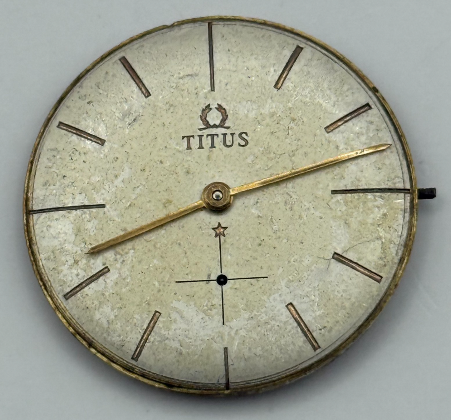 Solvil et Titus Peseux 330 Watch Movement Manual Wind Vintage Swiss Parts 25.9mm