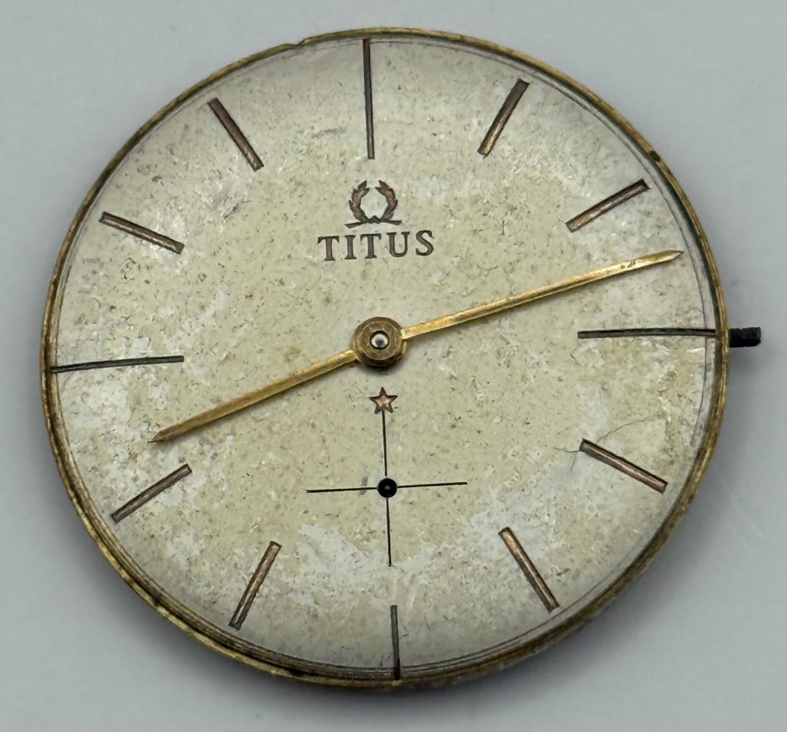 Solvil et Titus Peseux 330 Watch Movement Manual Wind Vintage Swiss Parts 25.9mm
