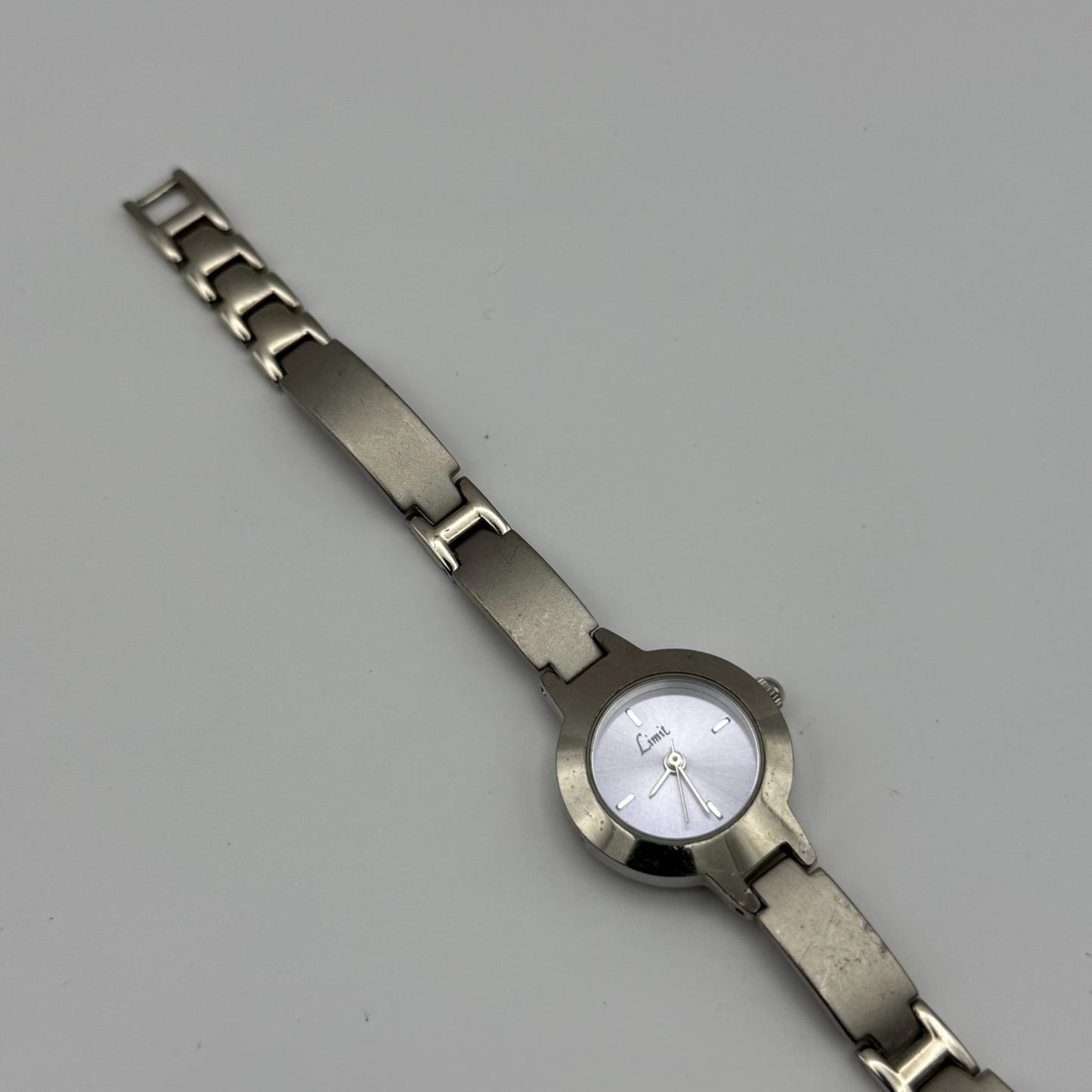 Limit Ladies Quartz Watch Purple Dial Silver Tone Bracelet Steel Working 21mm