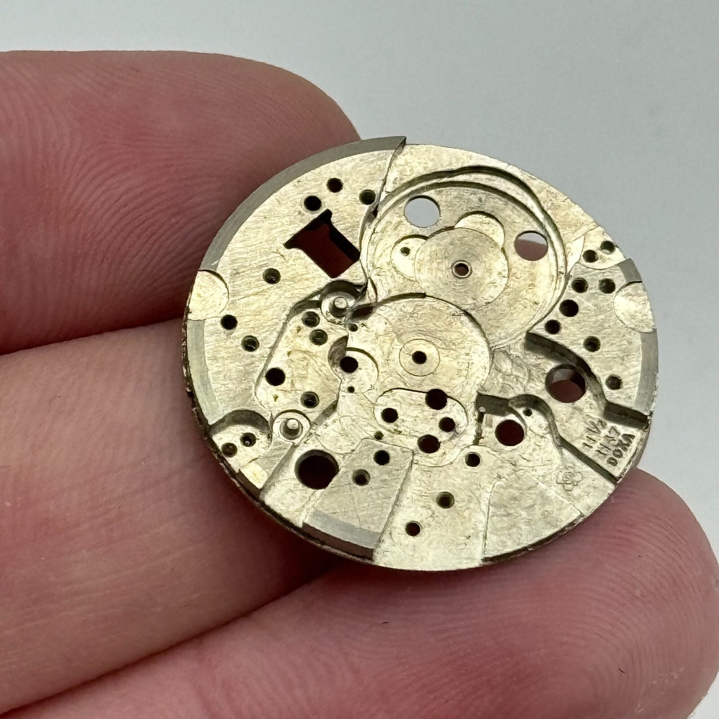 25.6mm Men's ETA 1147 Doxa 11 1/2 Manual Wind Watch Movement Main Plate PARTS