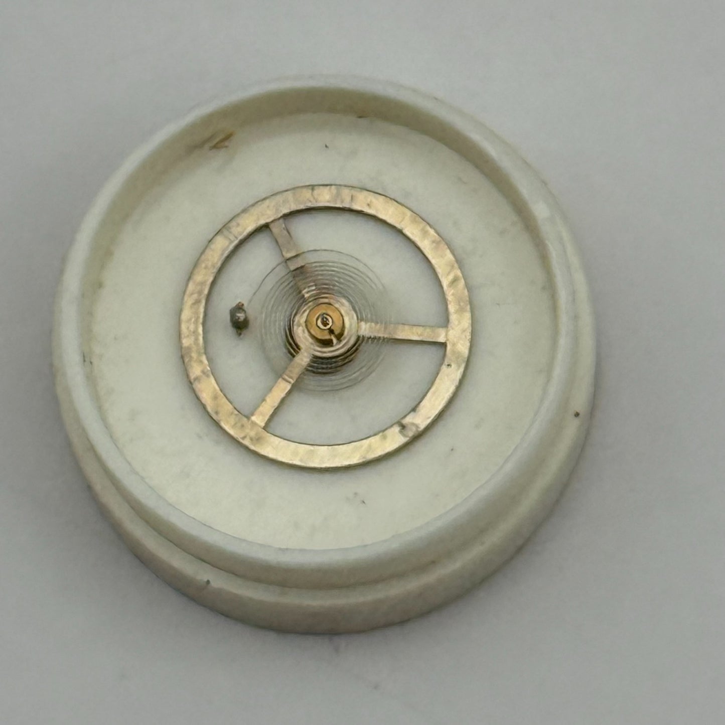 EB 1553 1579 Balance Wheel Complete And Spring 466 Watch Movement Parts NOS 