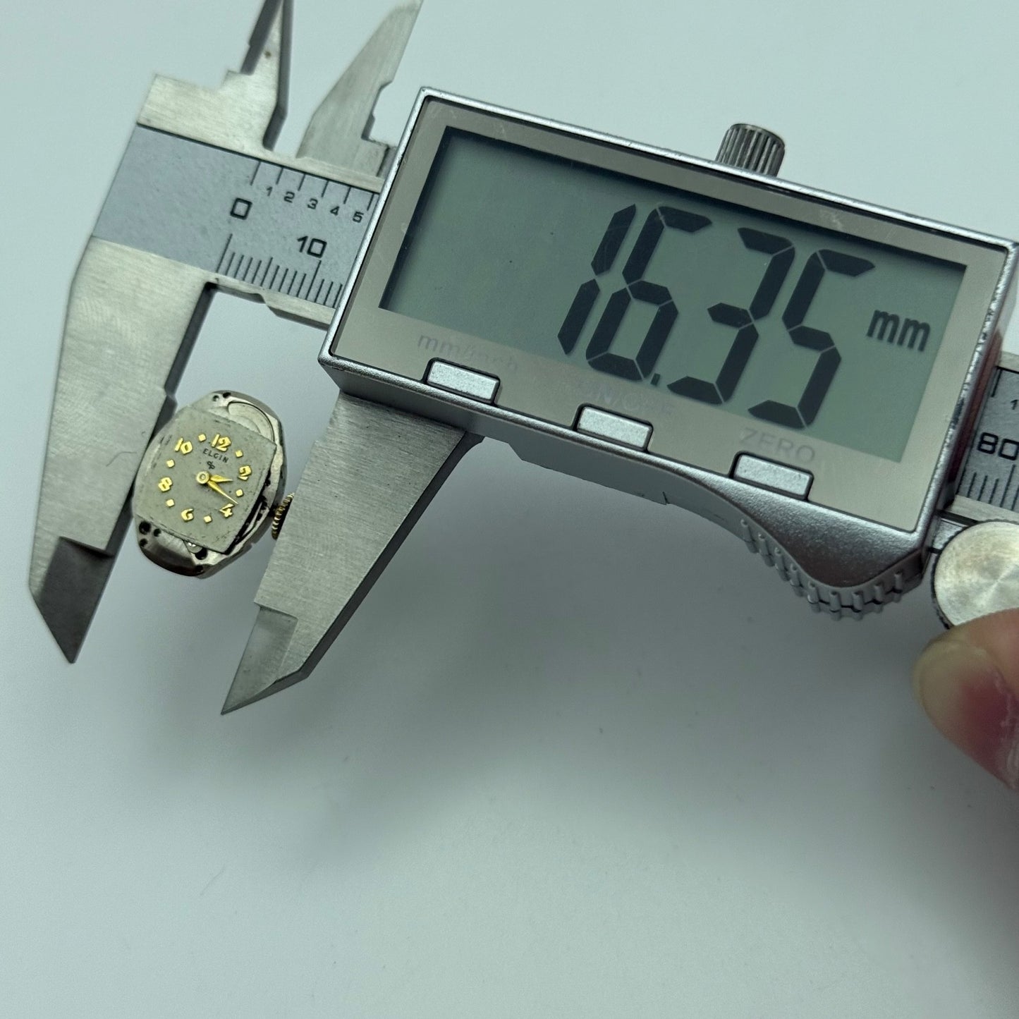 Elgin 662 Watch Movement 17 Jewels USA Vintage American Parts Repair 14.3mm