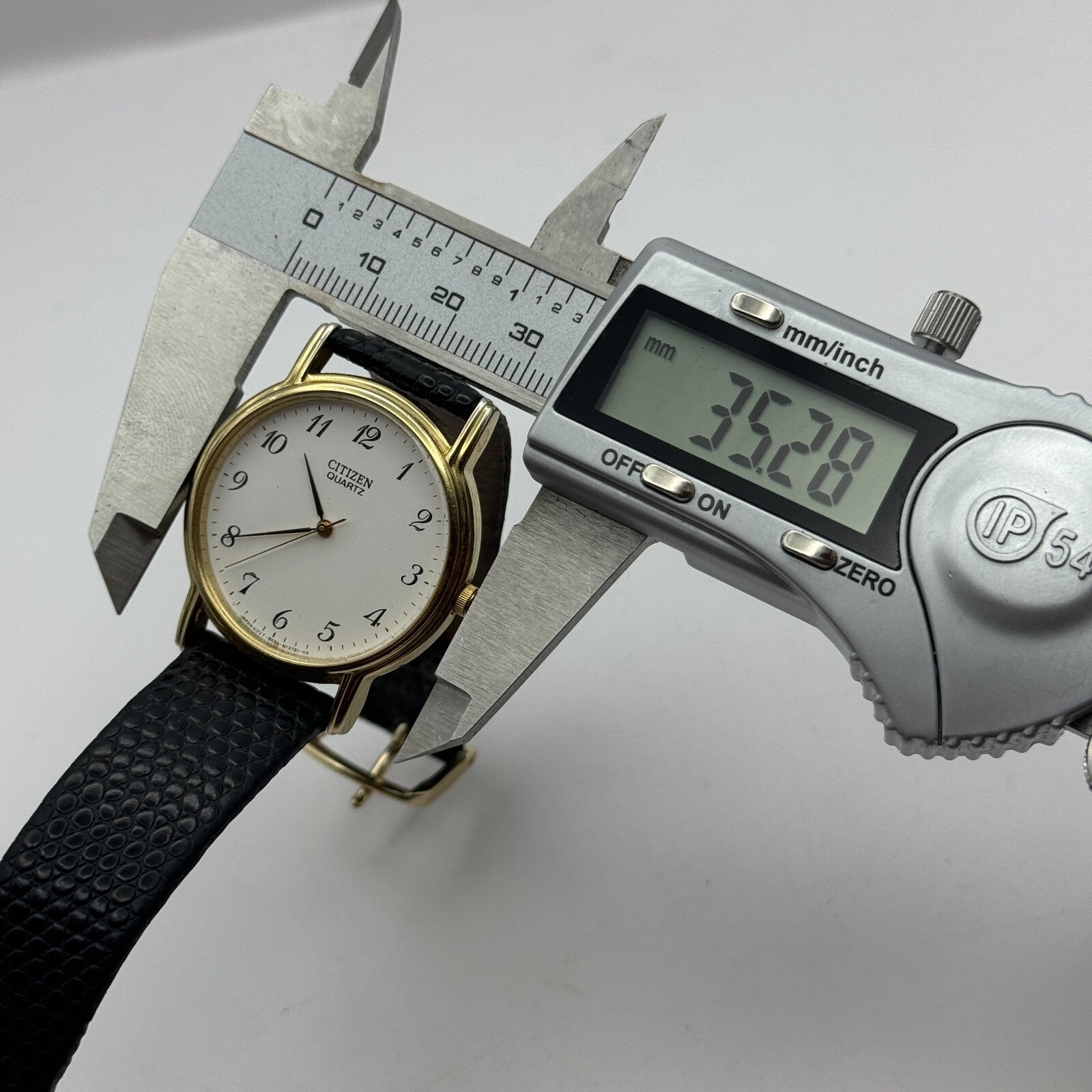 33mm Working Citizen 6031-S018161 White Dial Quartz Watch New Battery 8.5 Inches