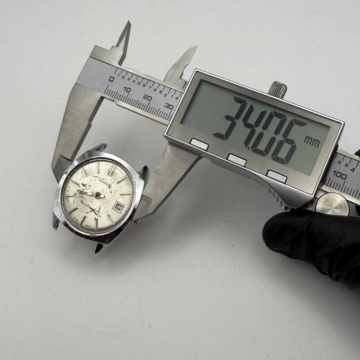 34mm Men’s Vintage Ingersoll Ronda RL 1215-21 Date Dial Swiss Watch PARTS REPAIR