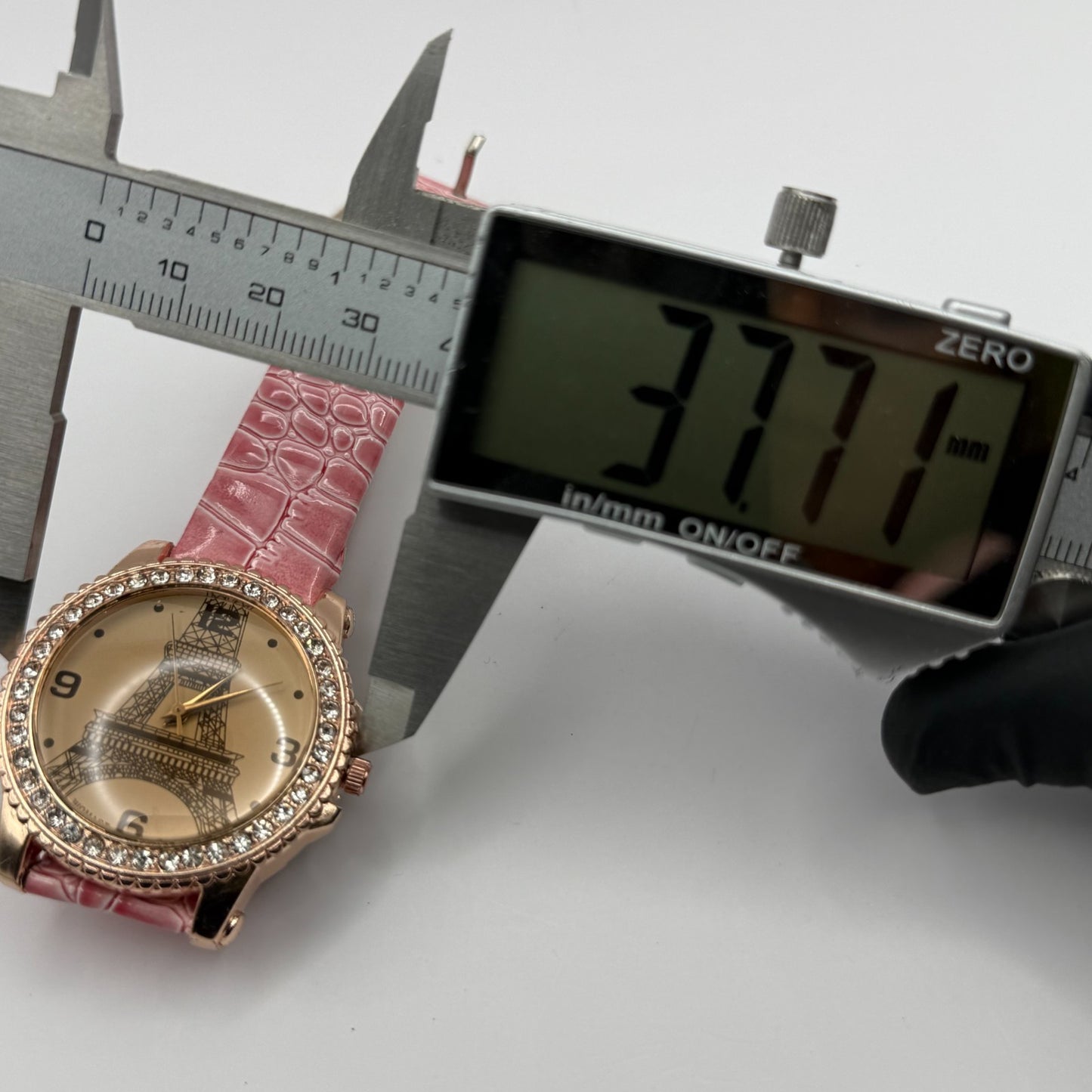 Womage Ladies Quartz Watch Eiffel Tower Design Crystal Accent Working 37mm