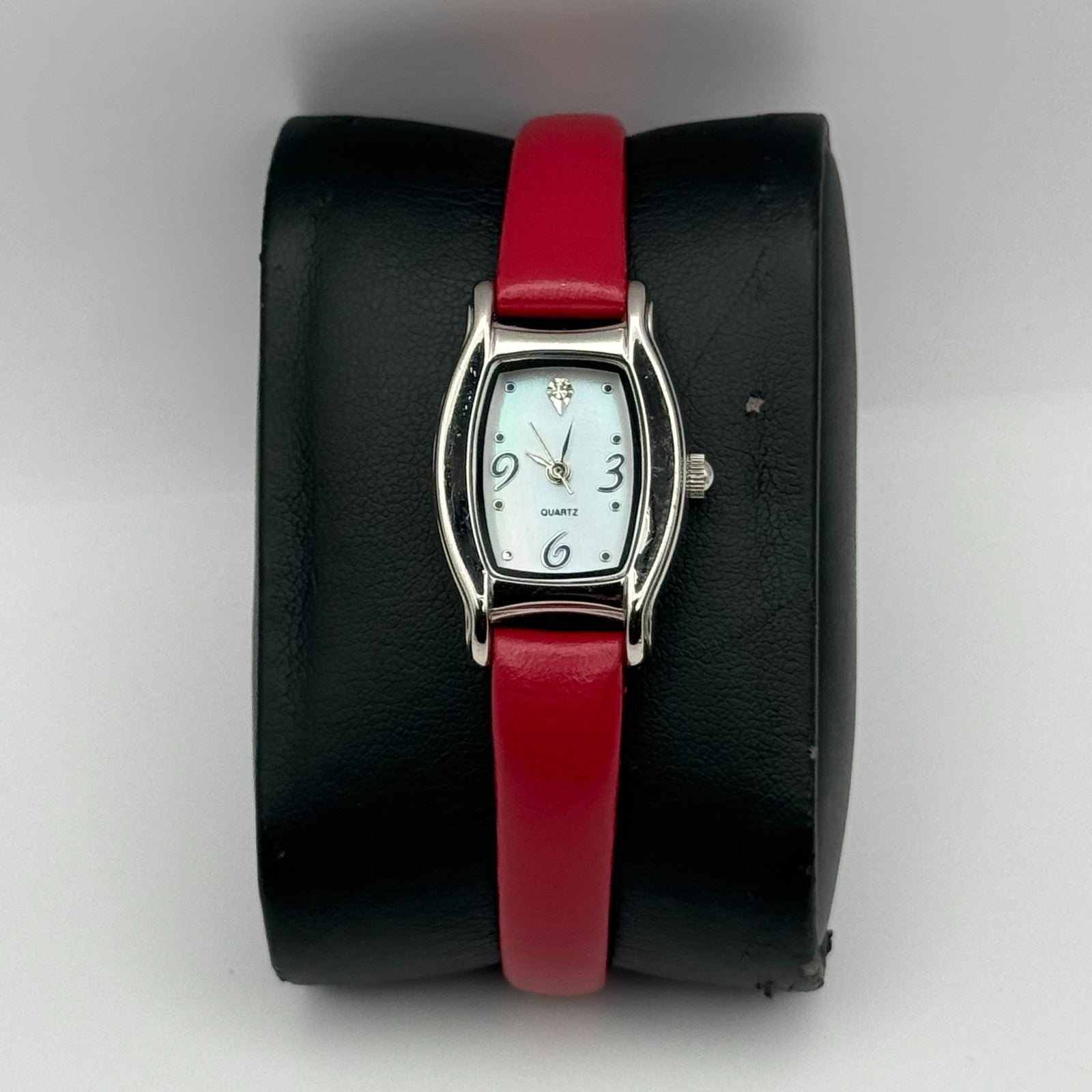Avon Ladies Quartz Watch Mother of Pearl Dial Red Leather Strap Working 20mm