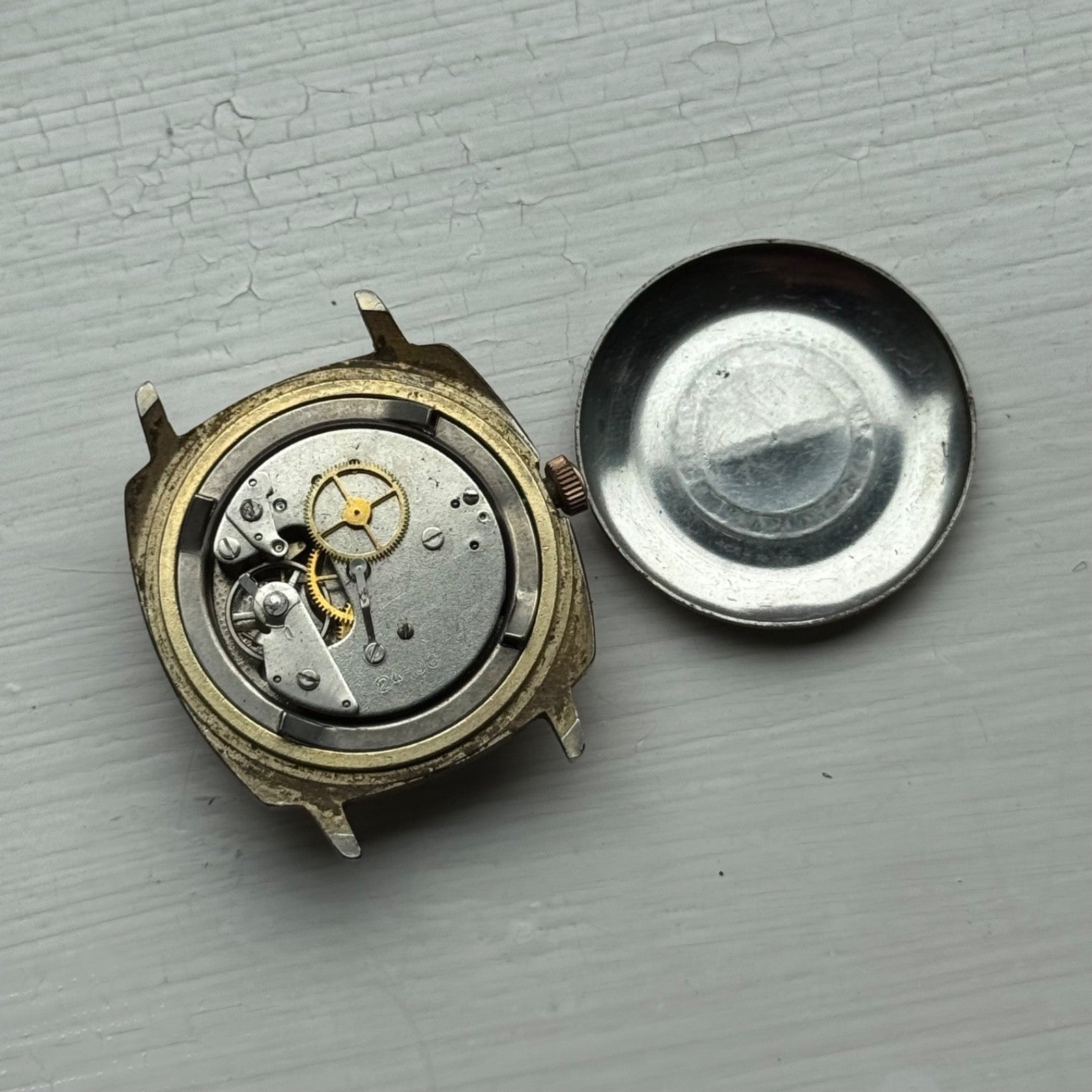 35mm Vintage Ruhla UMF 24-00 Made In GDR Manual Wind Date Watch PARTS / REPAIR