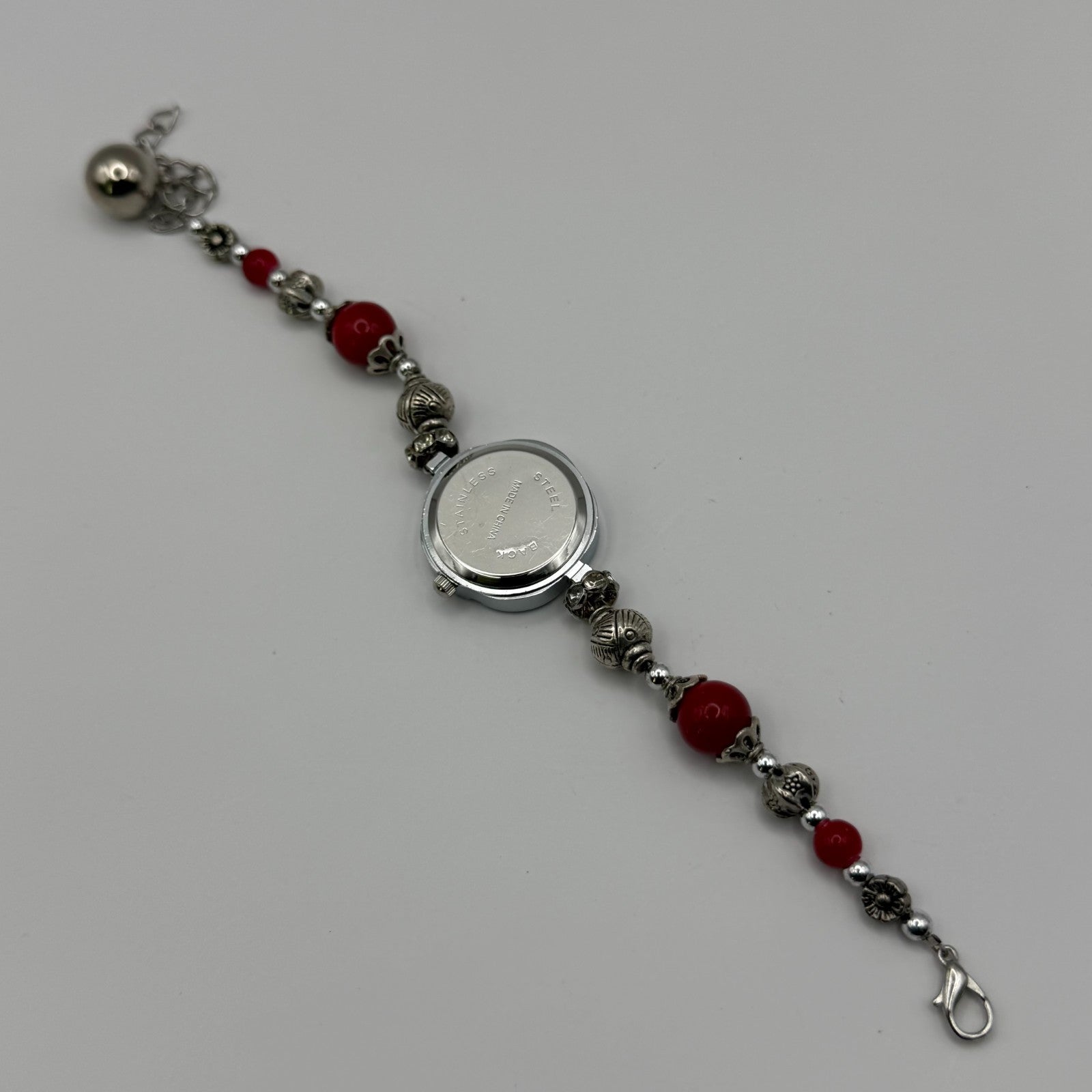 YLQ Ladies Quartz Watch Crystal Accent Case Red Beaded Bracelet Working 25mm