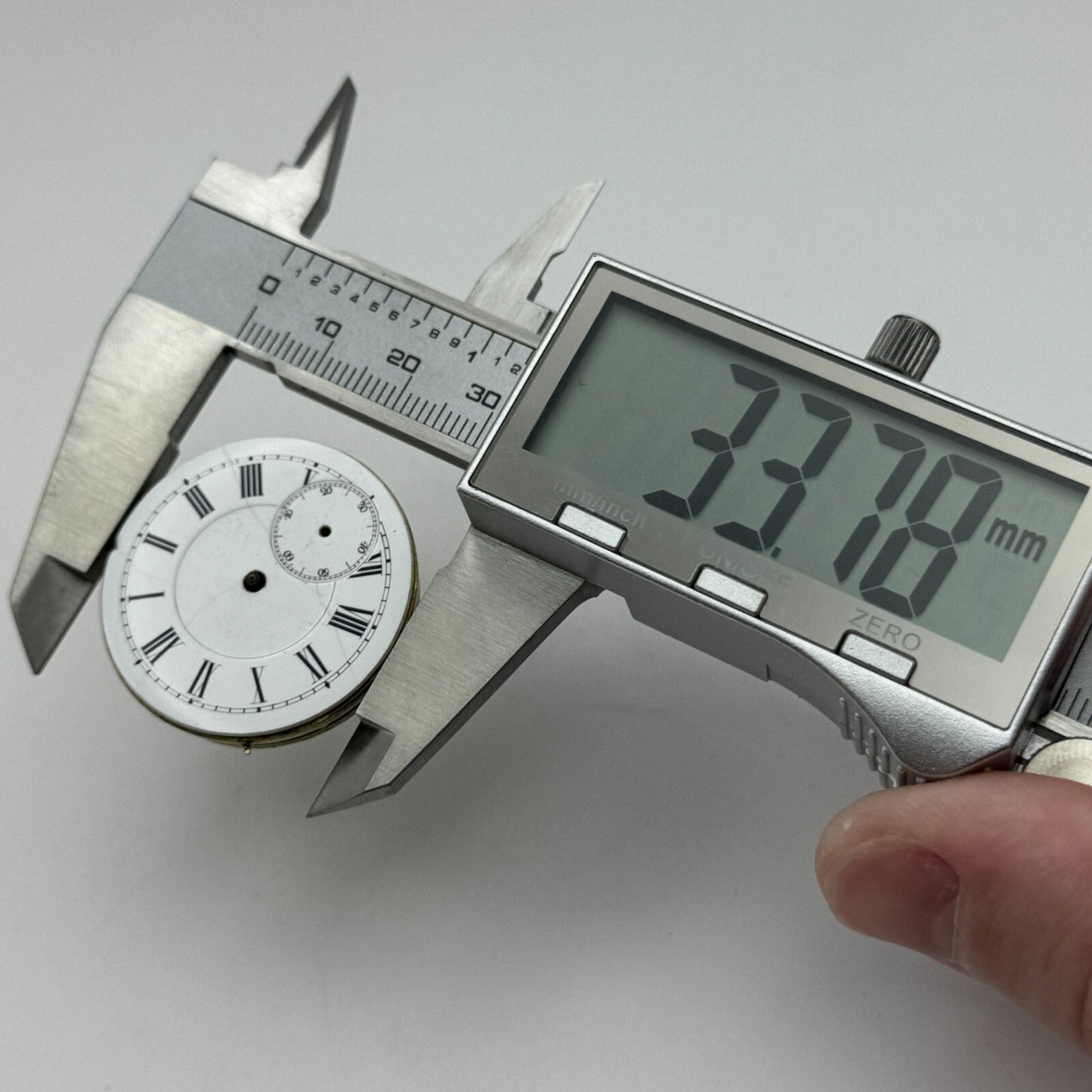 33.7mm Antique Unidentified Key Wound Pocket Watch Movement Dial PARTS REPAIR