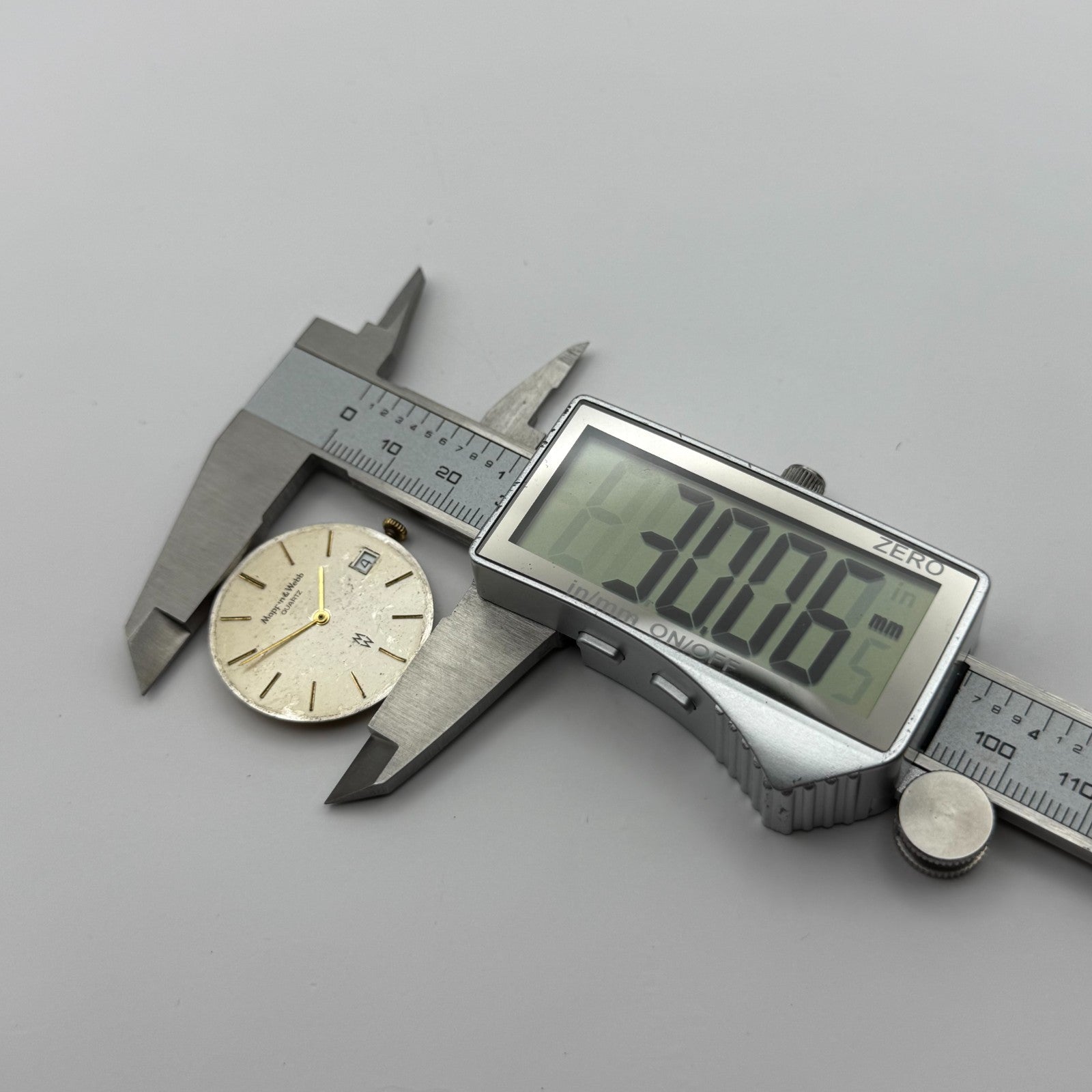 ETA 955.112 Quartz Watch Movement Mappin & Webb Date Vintage Parts Repair 26.2mm