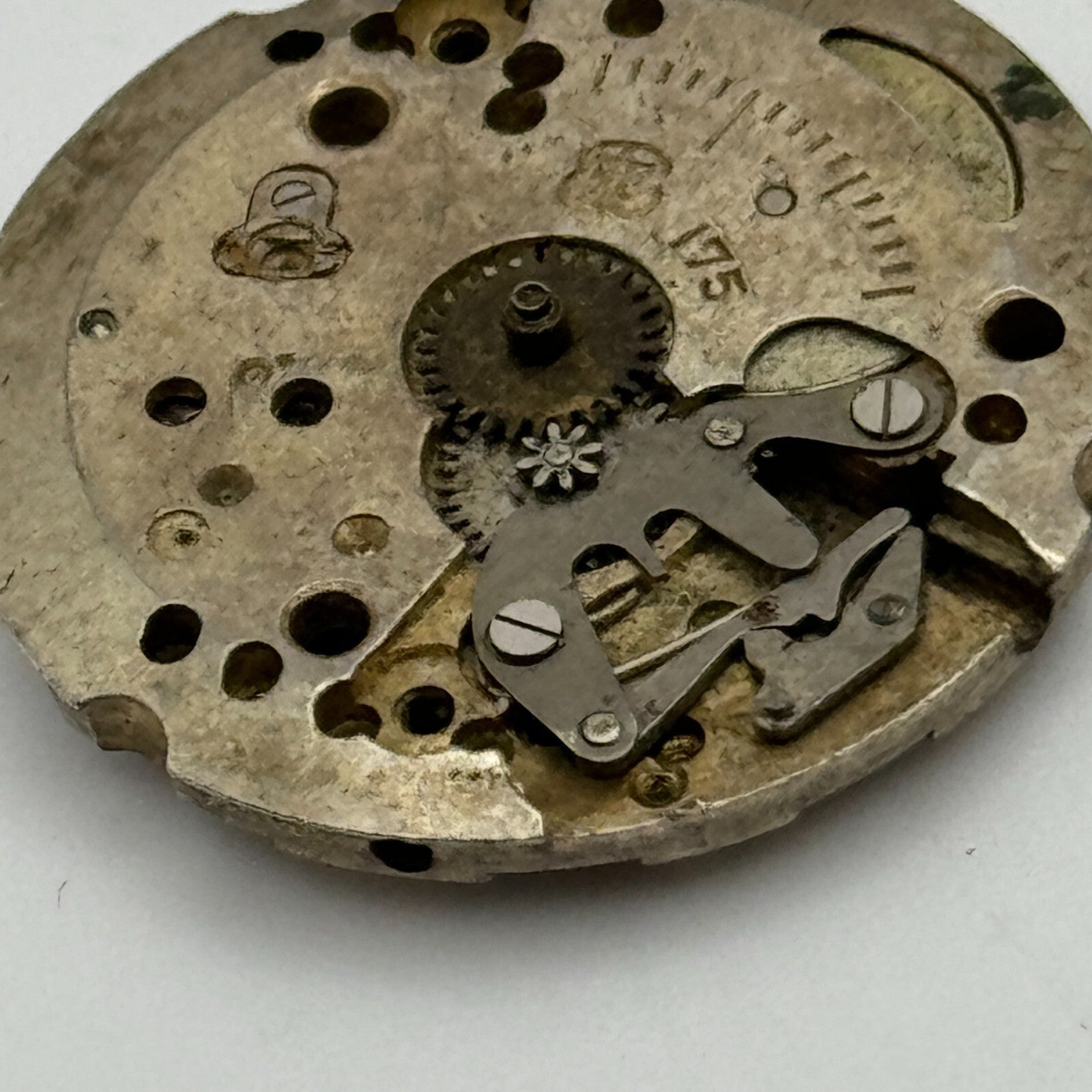 25.9mm Bovet Freres & Co FHF 175 Manual Wind Watch Movement Swiss Vintage PARTS