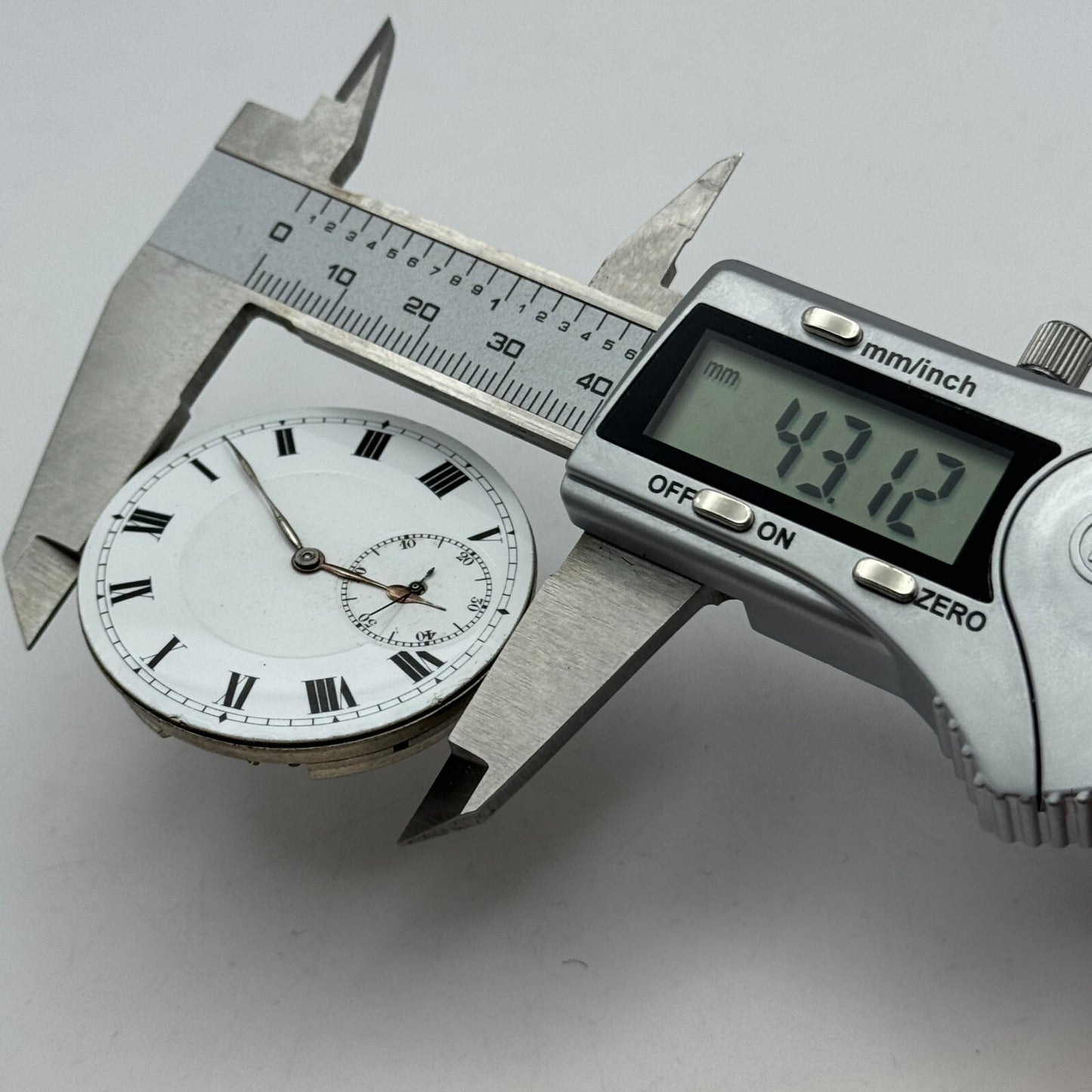 43.1mm Unidentified High Grade Open Face 17 Jewels Pocket Watch Movement PARTS