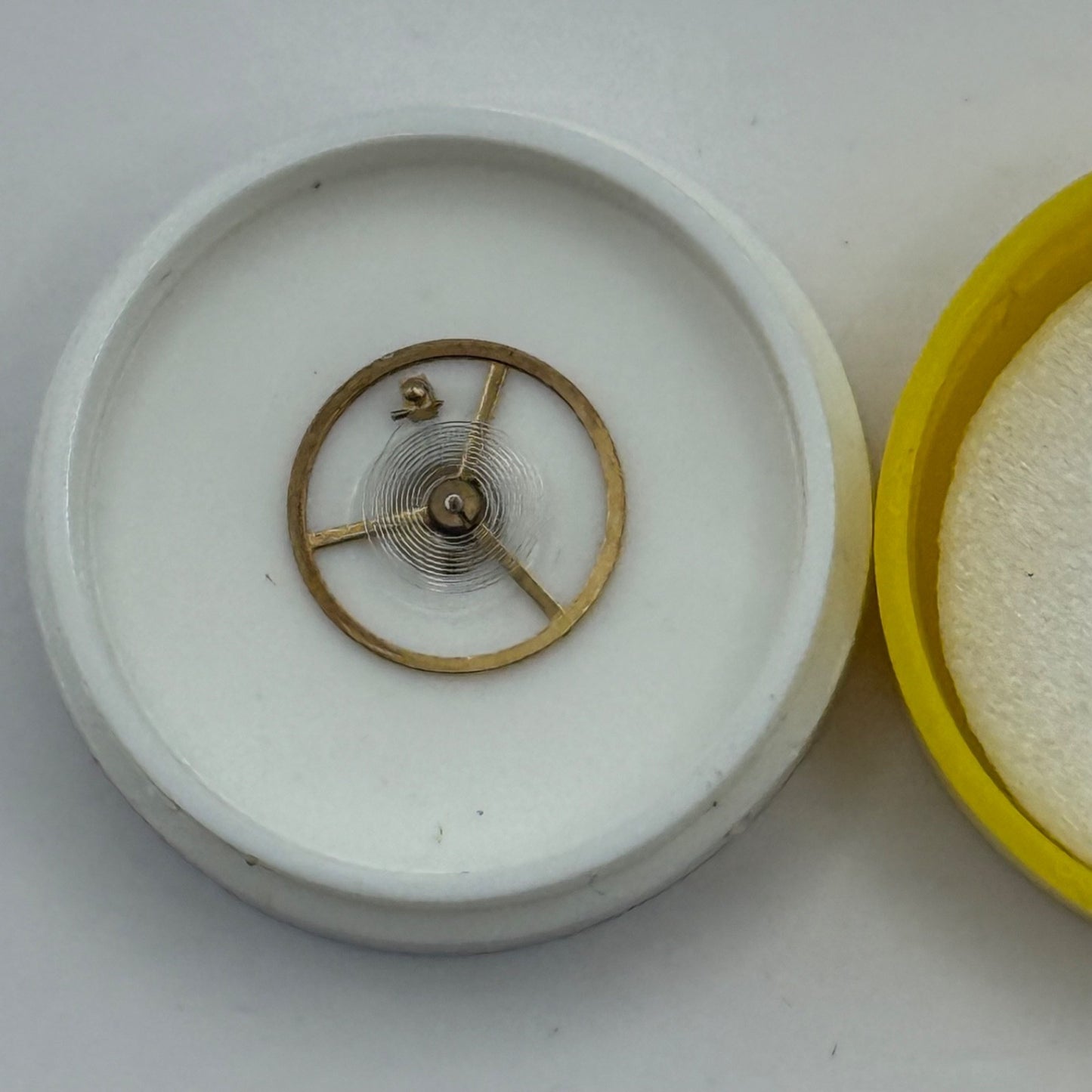 BFG 927-21 Balance Wheel Complete And Spring 6 3/4 -8 Watch Movement Parts NOS 