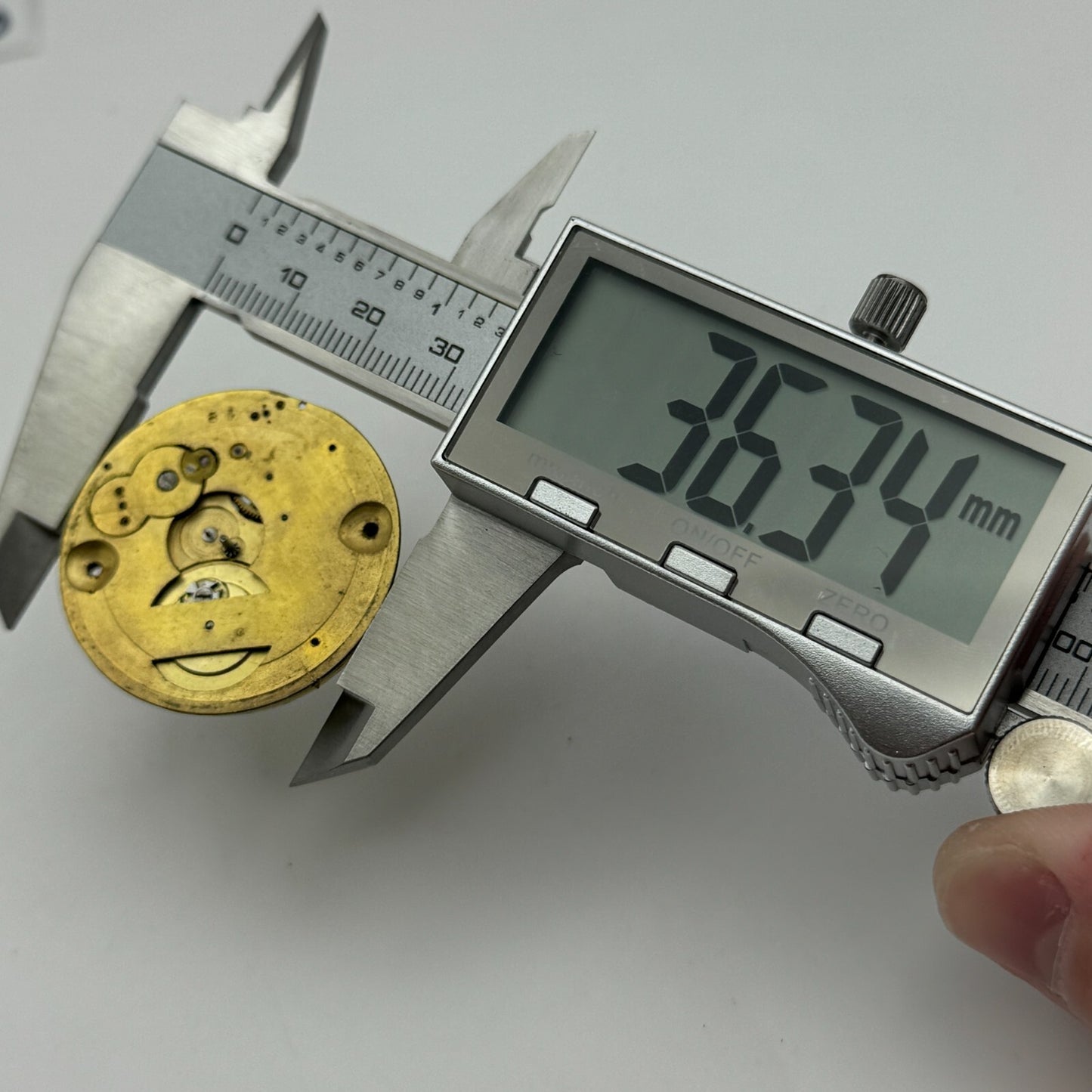 36.3mm Antique Unidentified Key Wound Pocket Watch Movement PARTS REPAIR SPARES