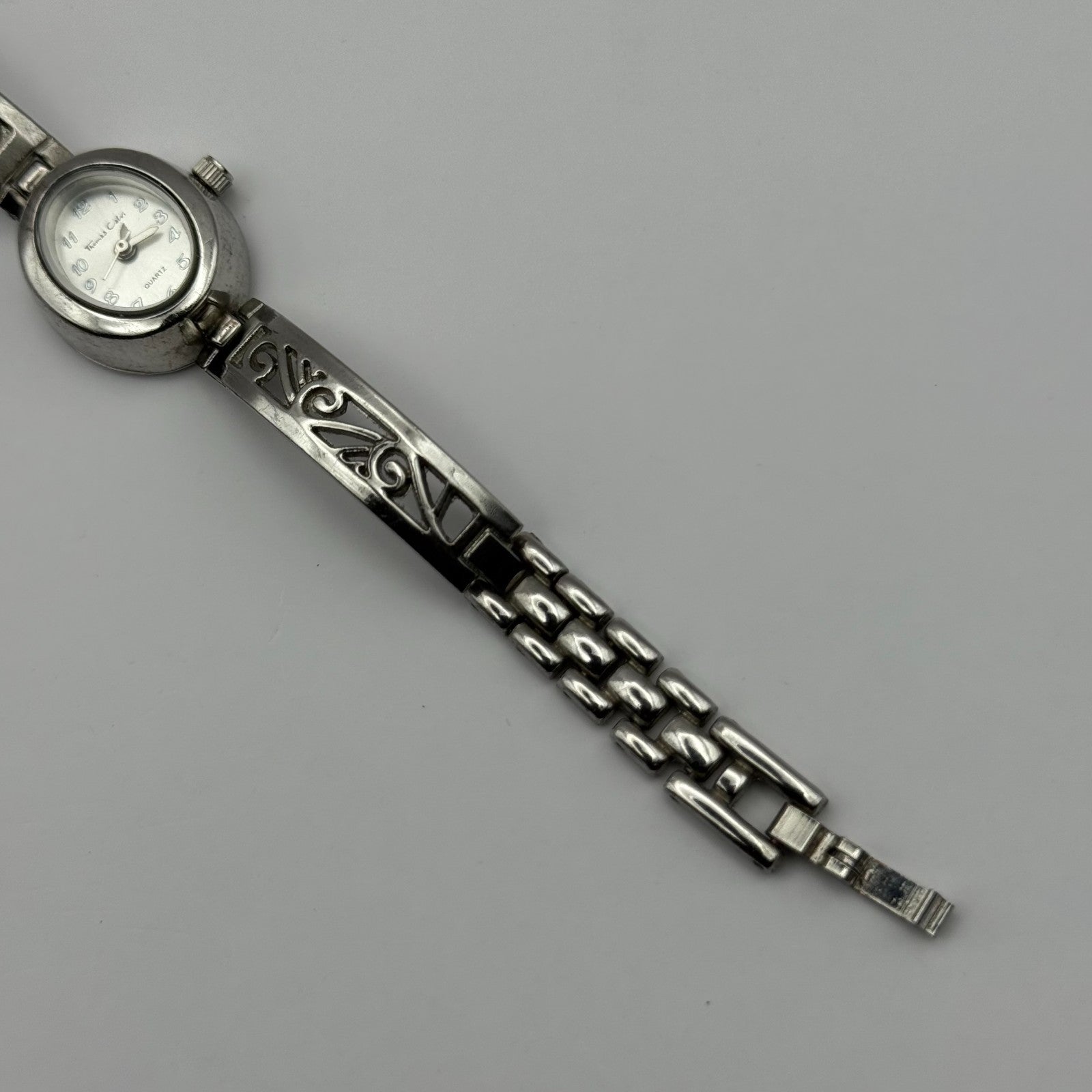 Thomas Calvi Ladies Quartz Watch Oval Dial Silver Tone Bracelet Working 21mm