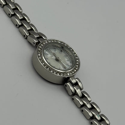 Avon Ladies Quartz Watch Mother of Pearl Dial Silver Tone Bracelet Working 21mm