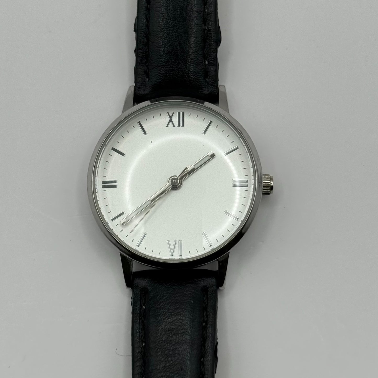 Lowrys Arm Ladies Quartz Watch White Dial Black Strap Japan Working 28mm