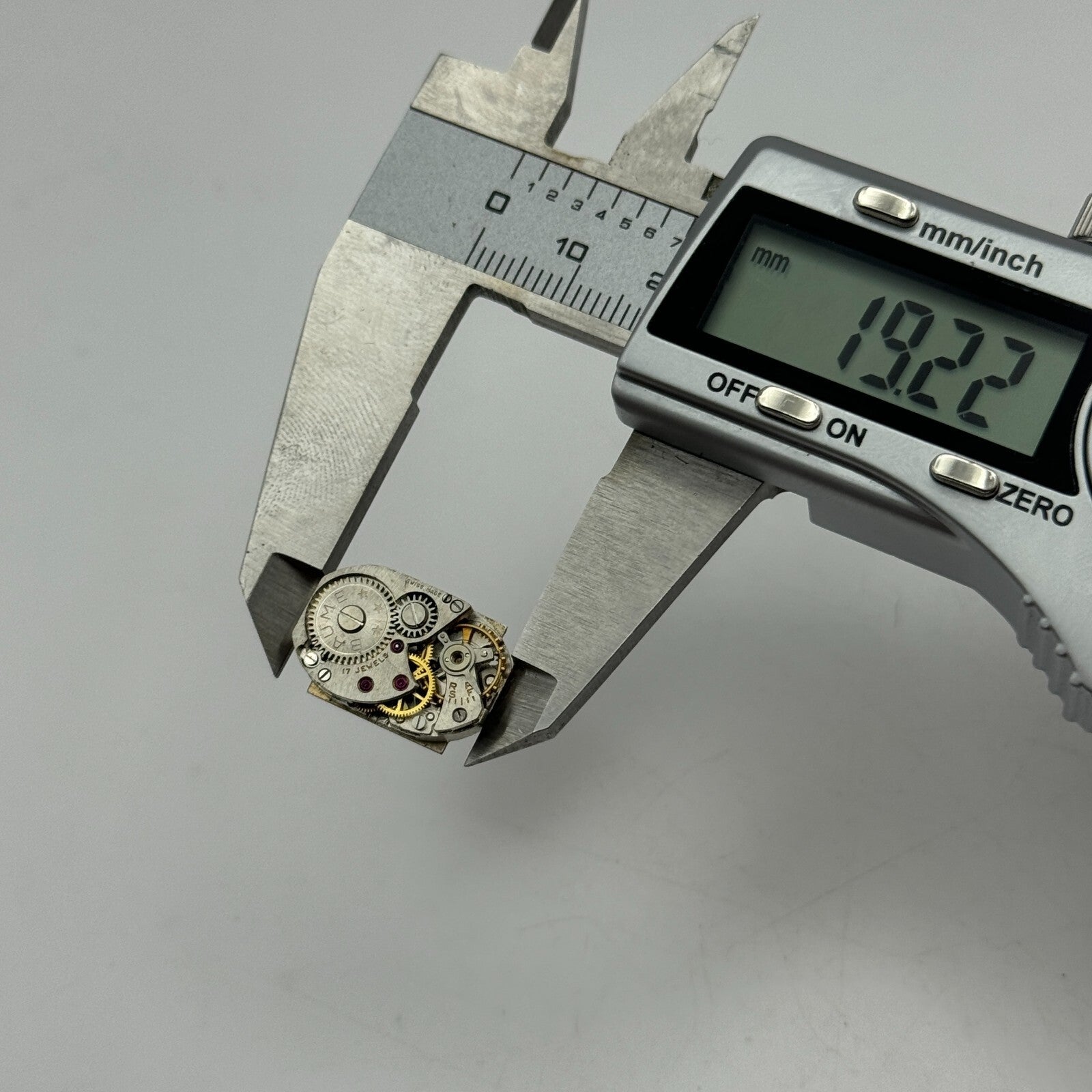 12.7mm Ladies Baume 17 Jewels Swiss Manual Wind Watch Movement Vintage PARTS