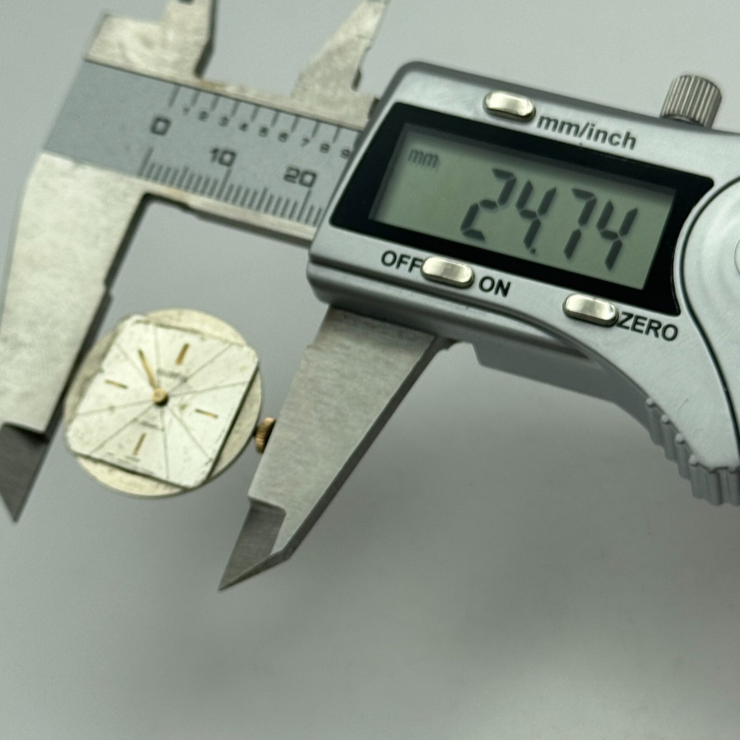 22.5mm Ladies Curtis Felsa F 4022 Manual Wind Watch Movement Swiss Vintage PARTS