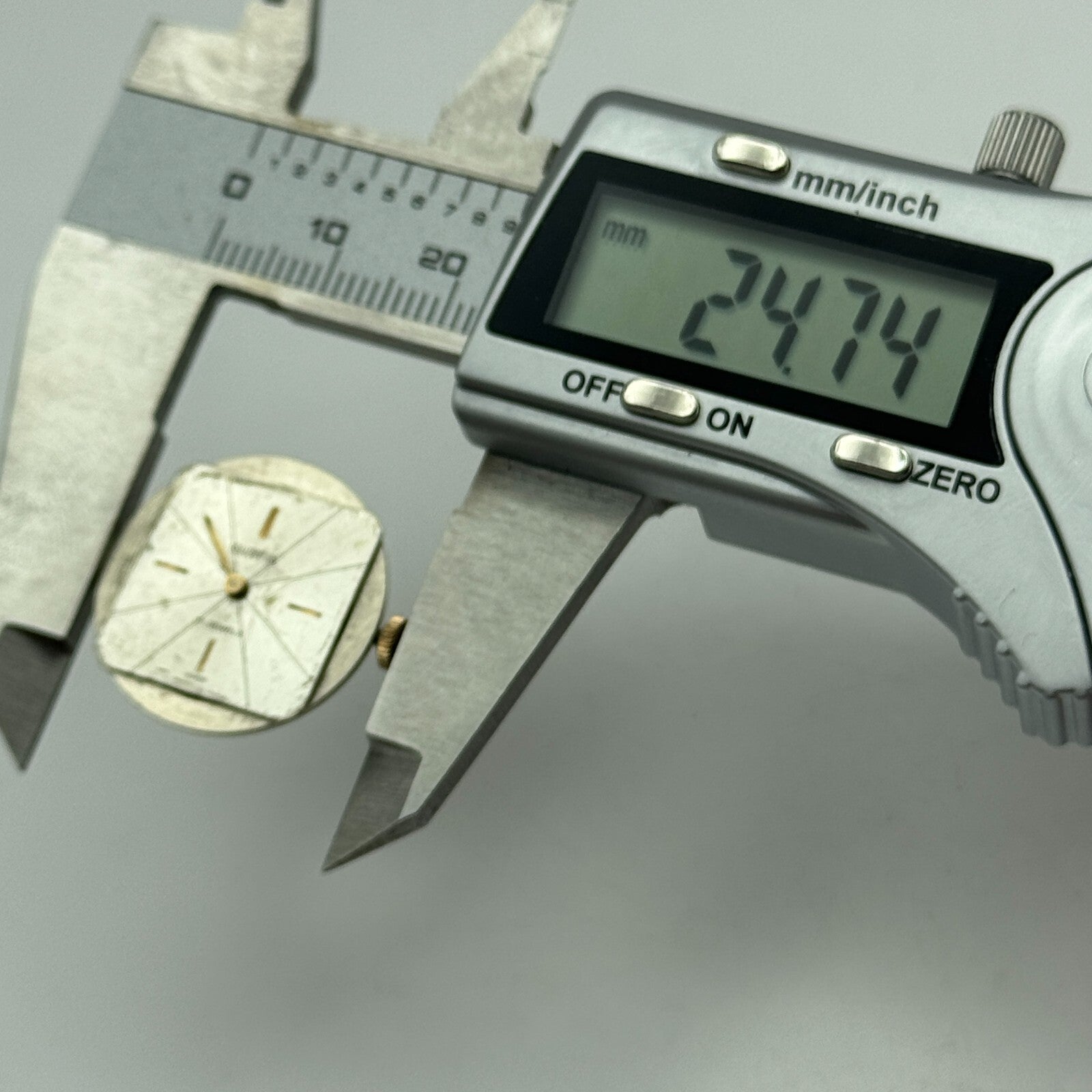 22.5mm Ladies Curtis Felsa F 4022 Manual Wind Watch Movement Swiss Vintage PARTS