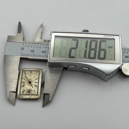 Everite 9/300 Tank Watch Movement Running 7 Jewels Manual Wind Parts 17.9mm