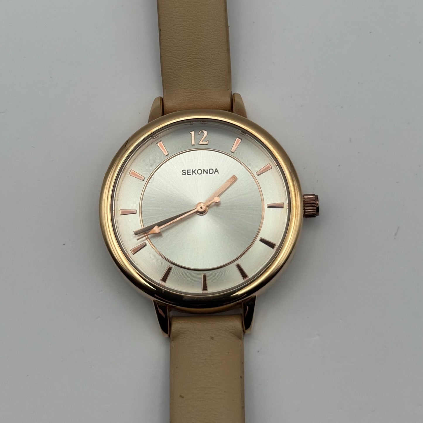 Sekonda Ladies Quartz Watch Silver Dial Rose Gold Tone Case Japan Working 34mm