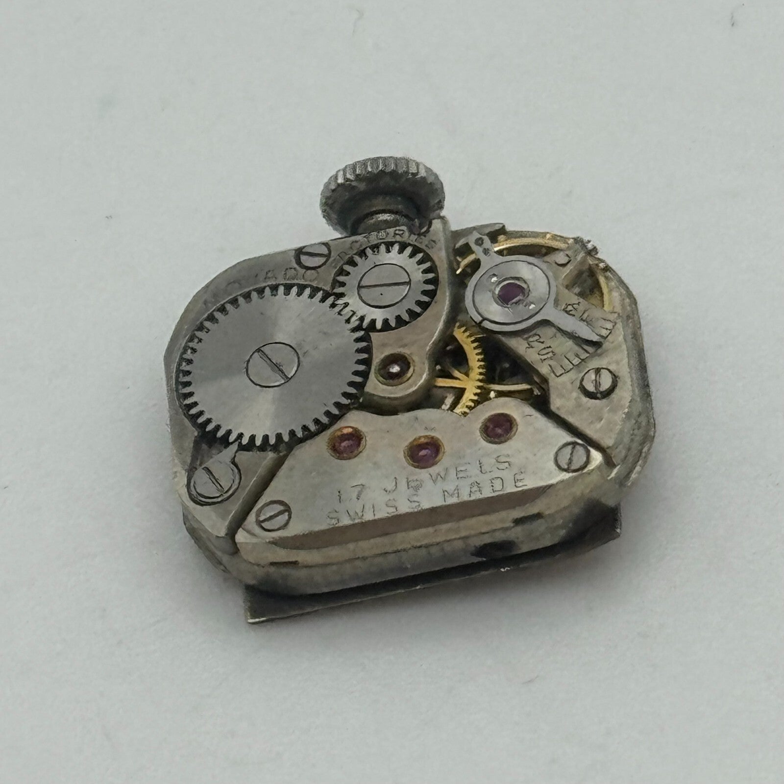 13.1mm Movado Ladies 575 Manual Wind Swiss Watch Movement Vintage RUNS FOR PARTS
