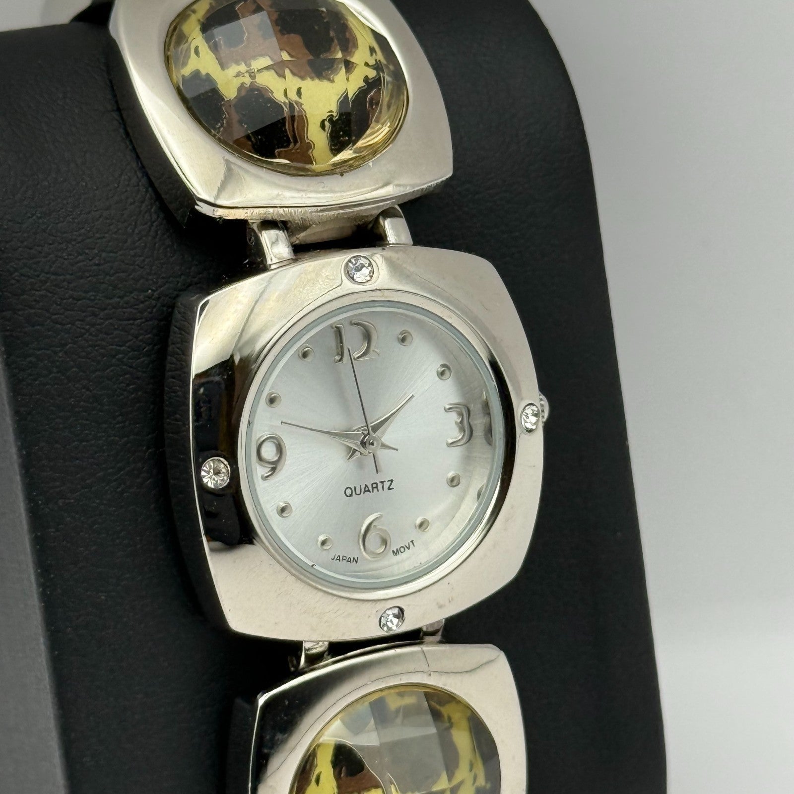 Avon Ladies Quartz Watch Silver Dial Squared Shape Bracelet Japan Working 25mm