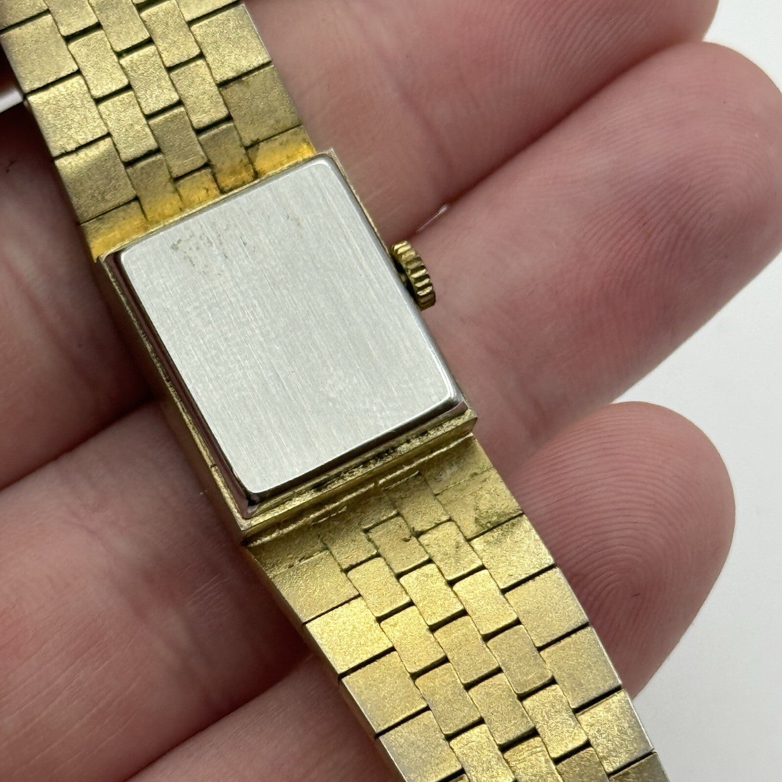 16mm WORKING Ladies Gillex Swiss Gold Tone Bark Affect Manual Wind Vintage Watch