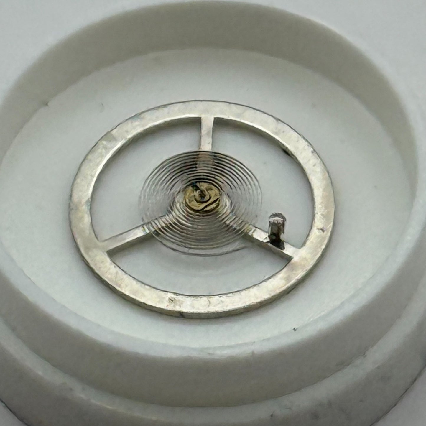 EB 1197 Balance Wheel Complete And Spring 10½’’’ 109 M Watch Movement Parts NOS