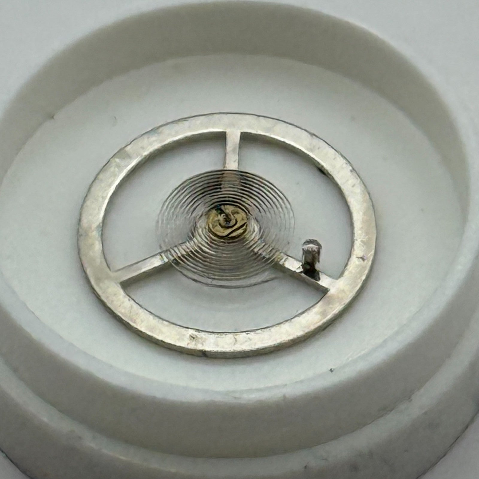 EB 1197 Balance Wheel Complete And Spring 10½’’’ 109 M Watch Movement Parts NOS