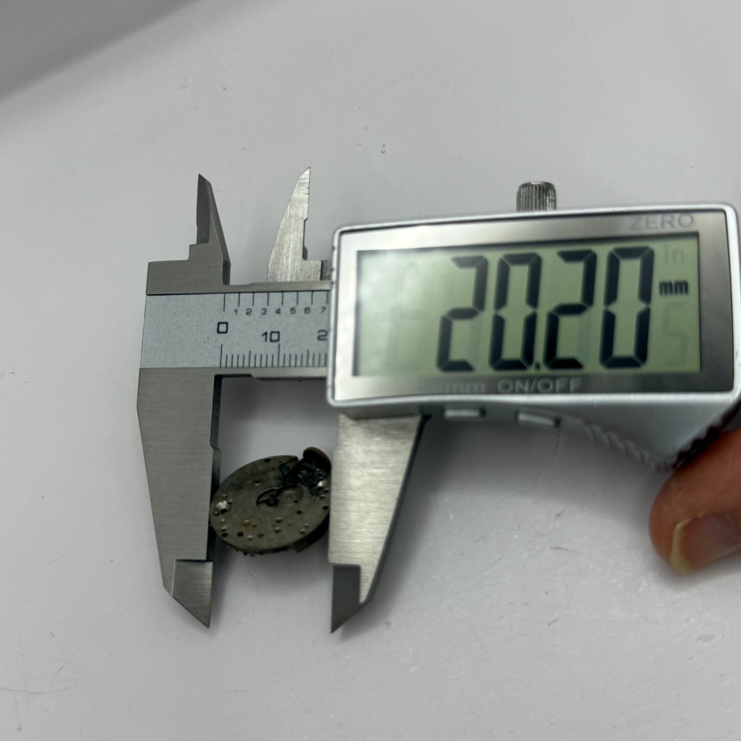 20.2mm Vintage Movado 15 Jewels Manual Wind Watch Movement PARTS REPAIR