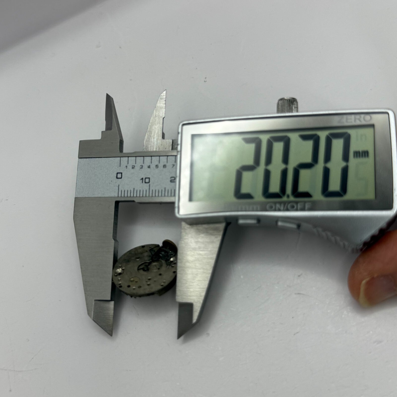 20.2mm Vintage Movado 15 Jewels Manual Wind Watch Movement PARTS REPAIR