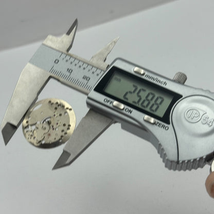 25.8mm Mens ST 1686 Manual Wind Partial Watch Movement Swiss Vintage PARTS SPARE